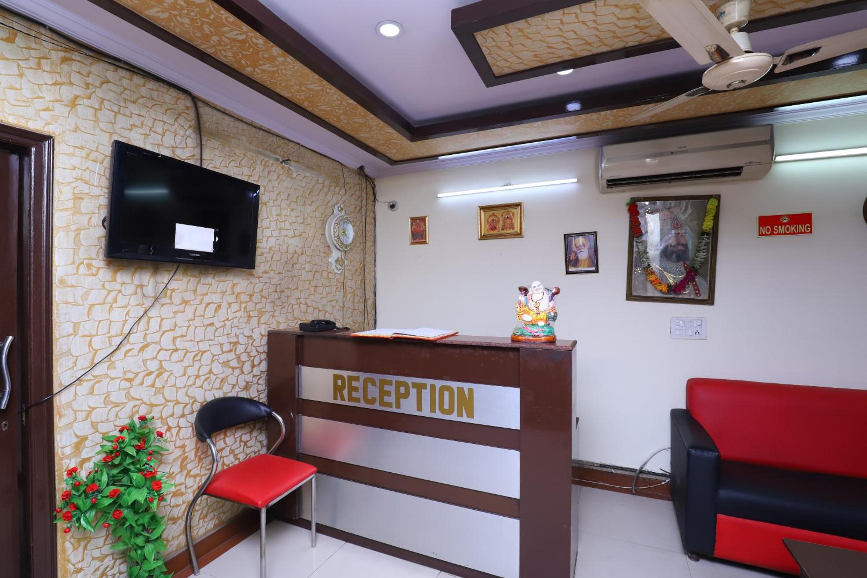 Lobby & Reception