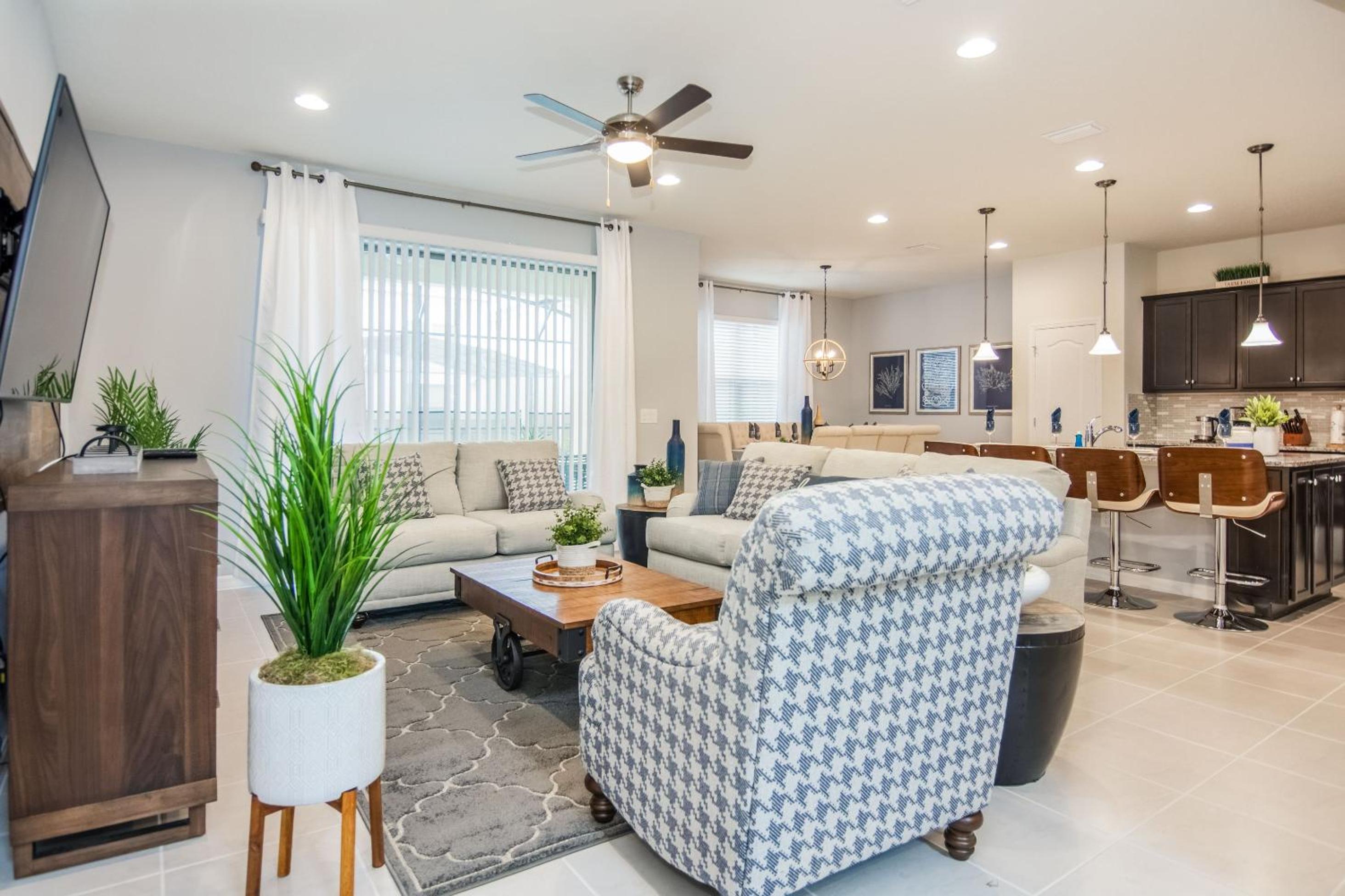 Lily Garden: Private Pool, BBQ Grill, 24/7 Support view 5