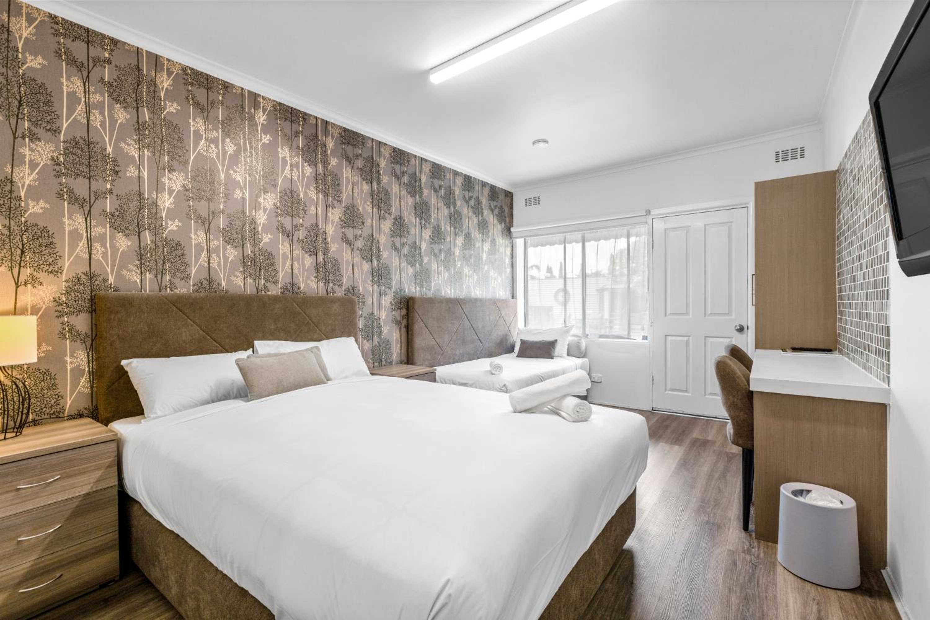 Rosebud Motel