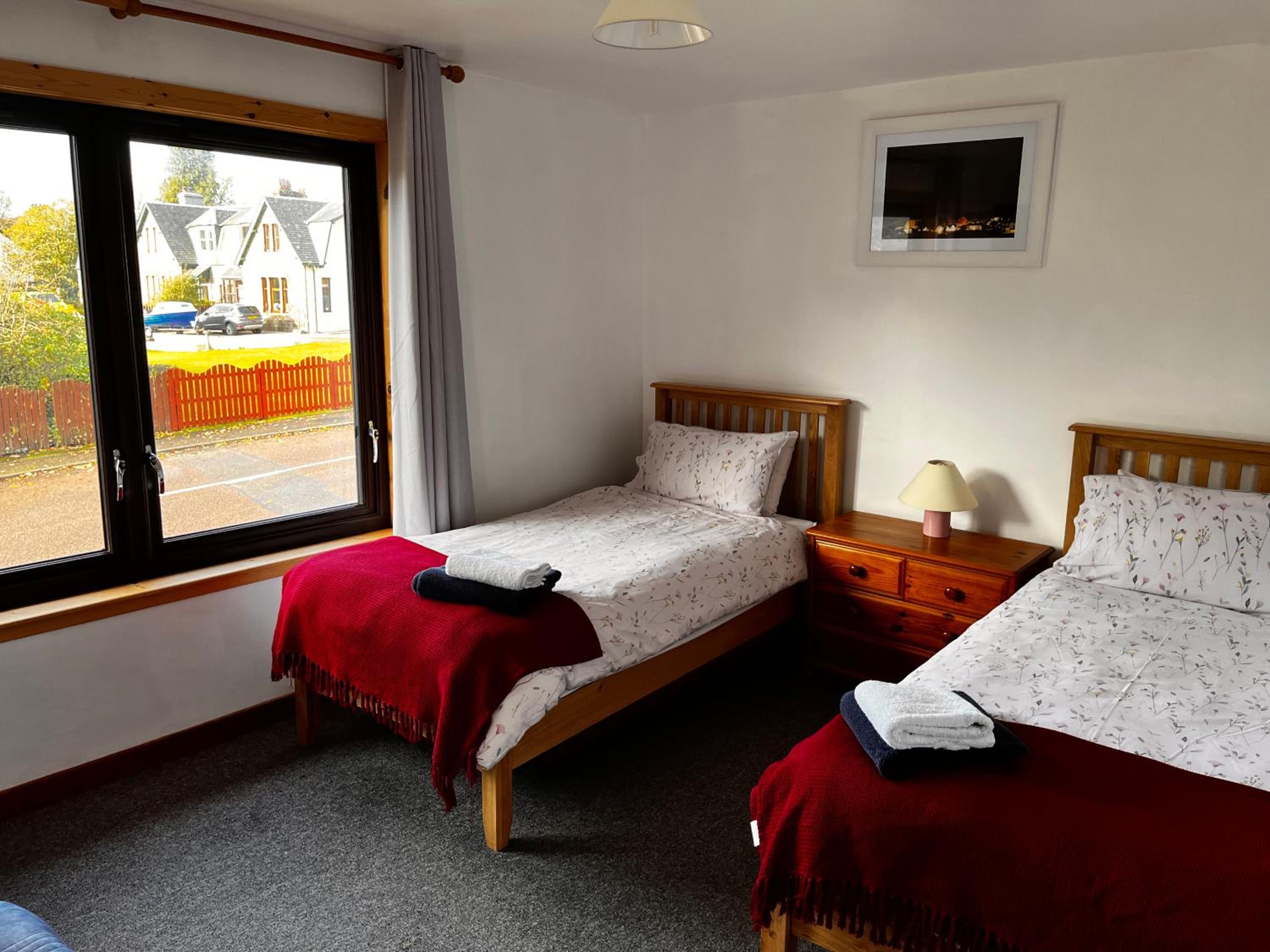 Snowgoose Apartments & Bunkhouse