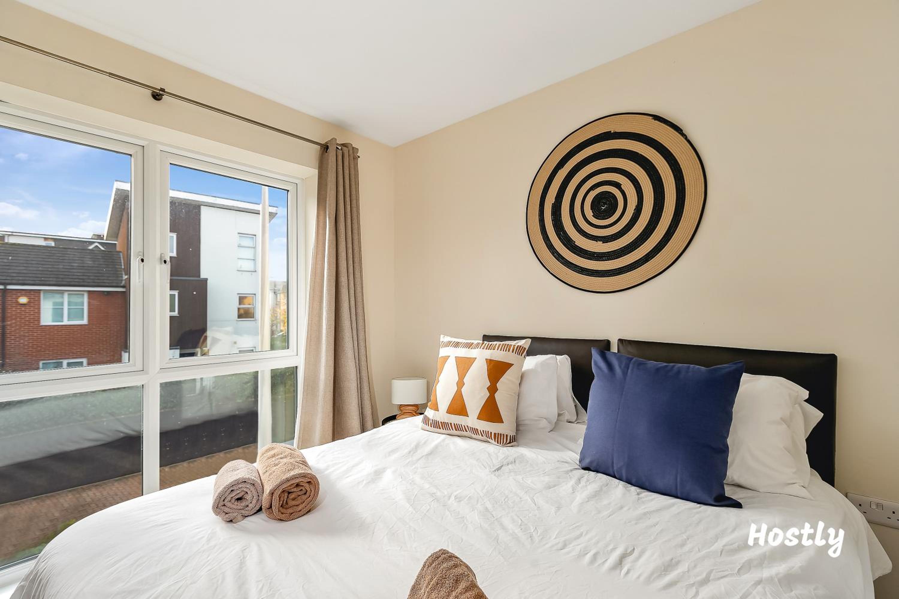 Puffin Way - Comfortable, spacious house with parking view 4