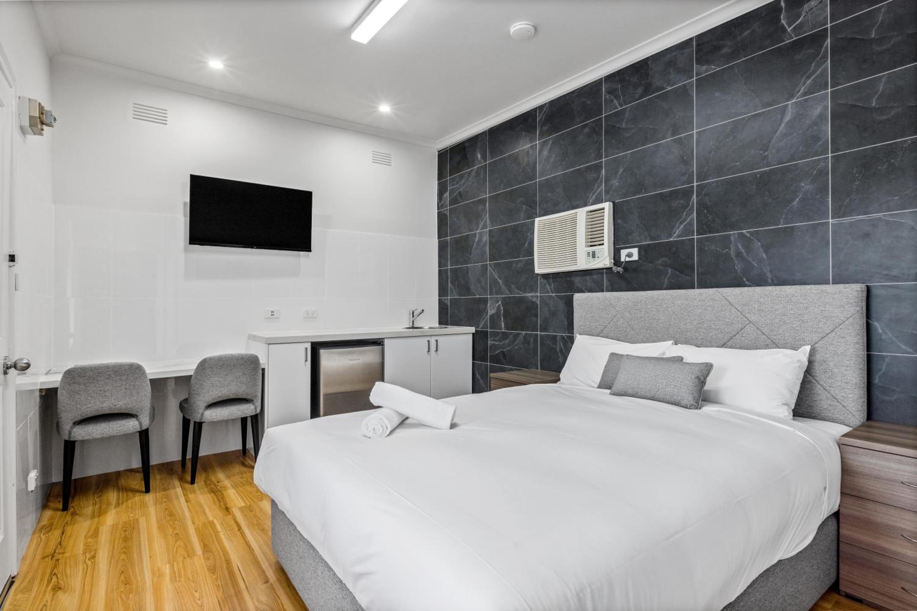 Rosebud Motel