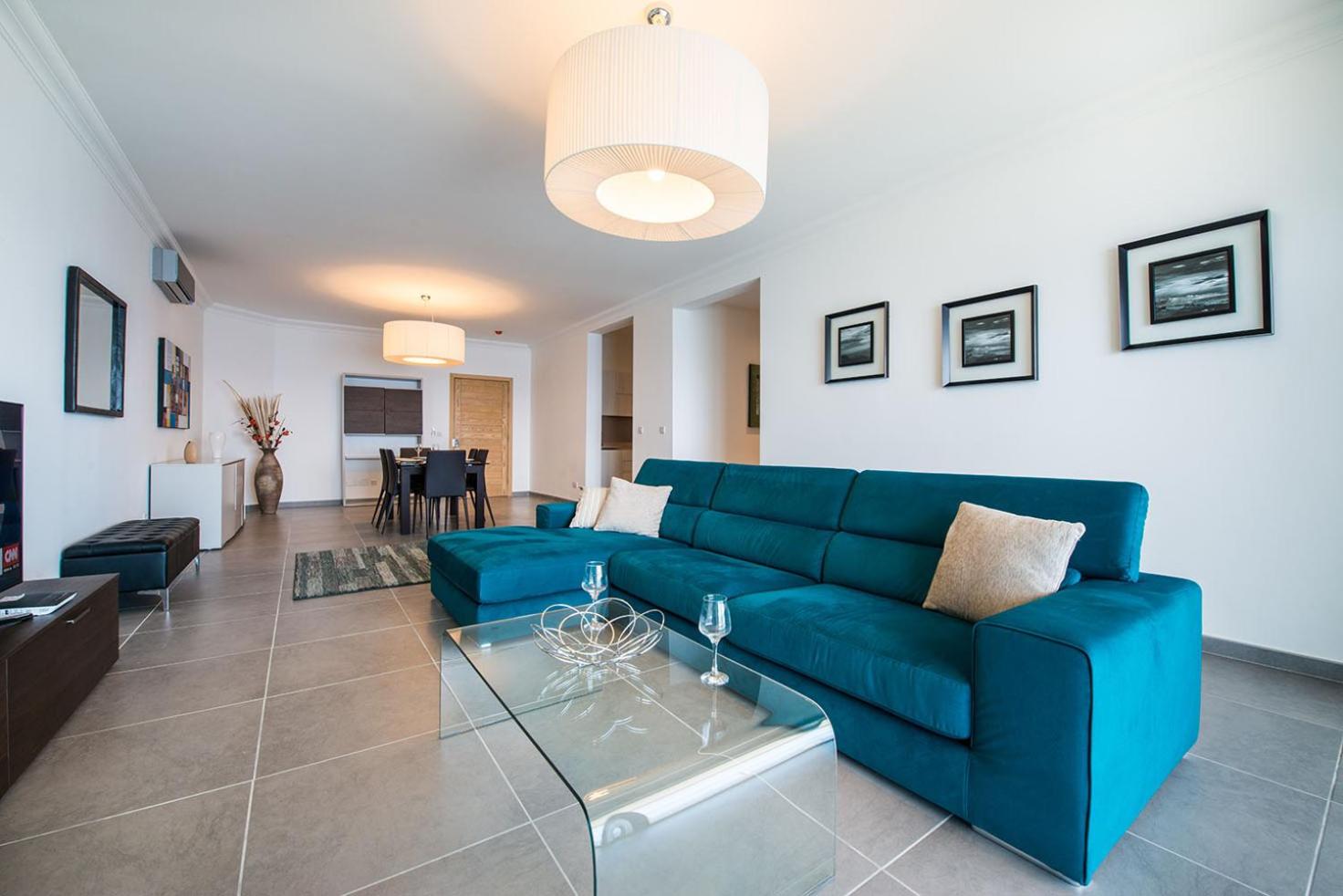 SEAFRONT LUXURY APARTMENT incl POOL