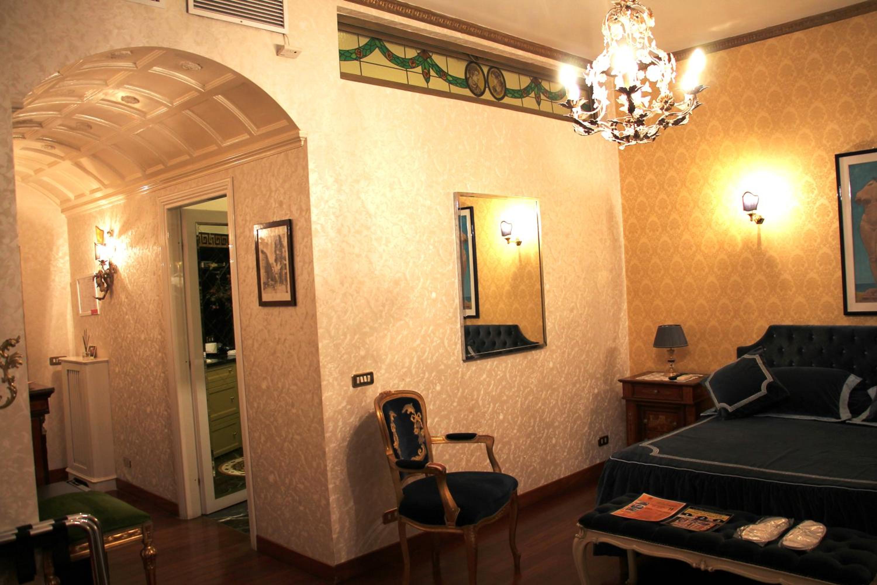Di Rienzo Pantheon Palace