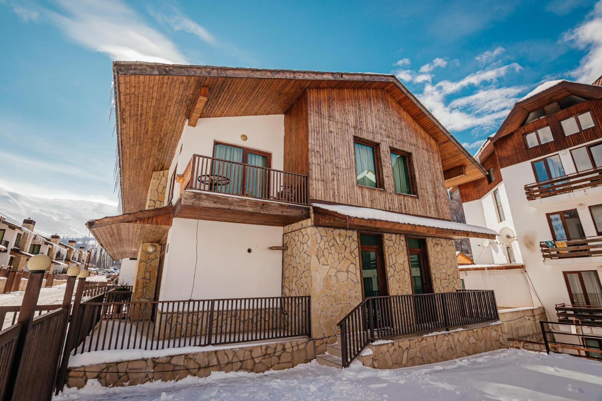 Villa (second floor) in CRYSTAL view 3