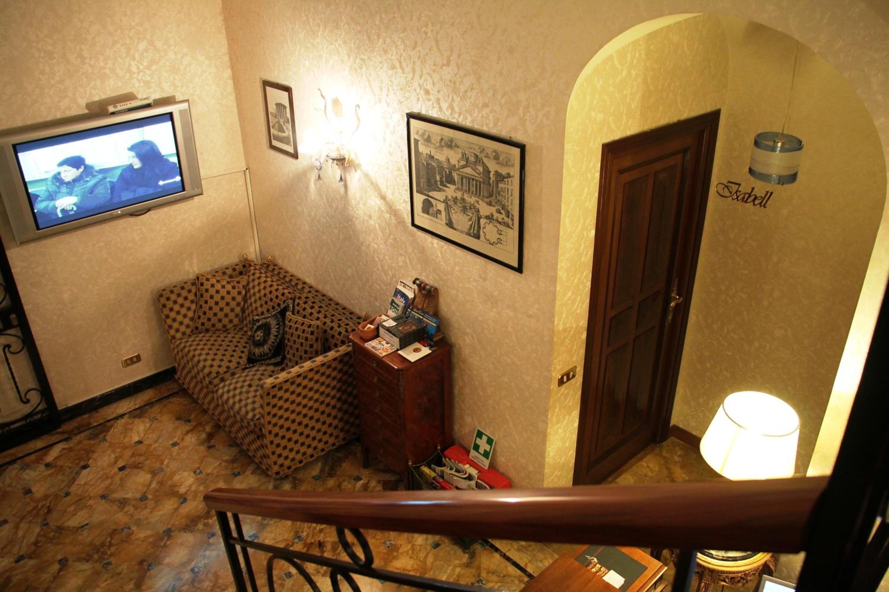 Di Rienzo Pantheon Palace