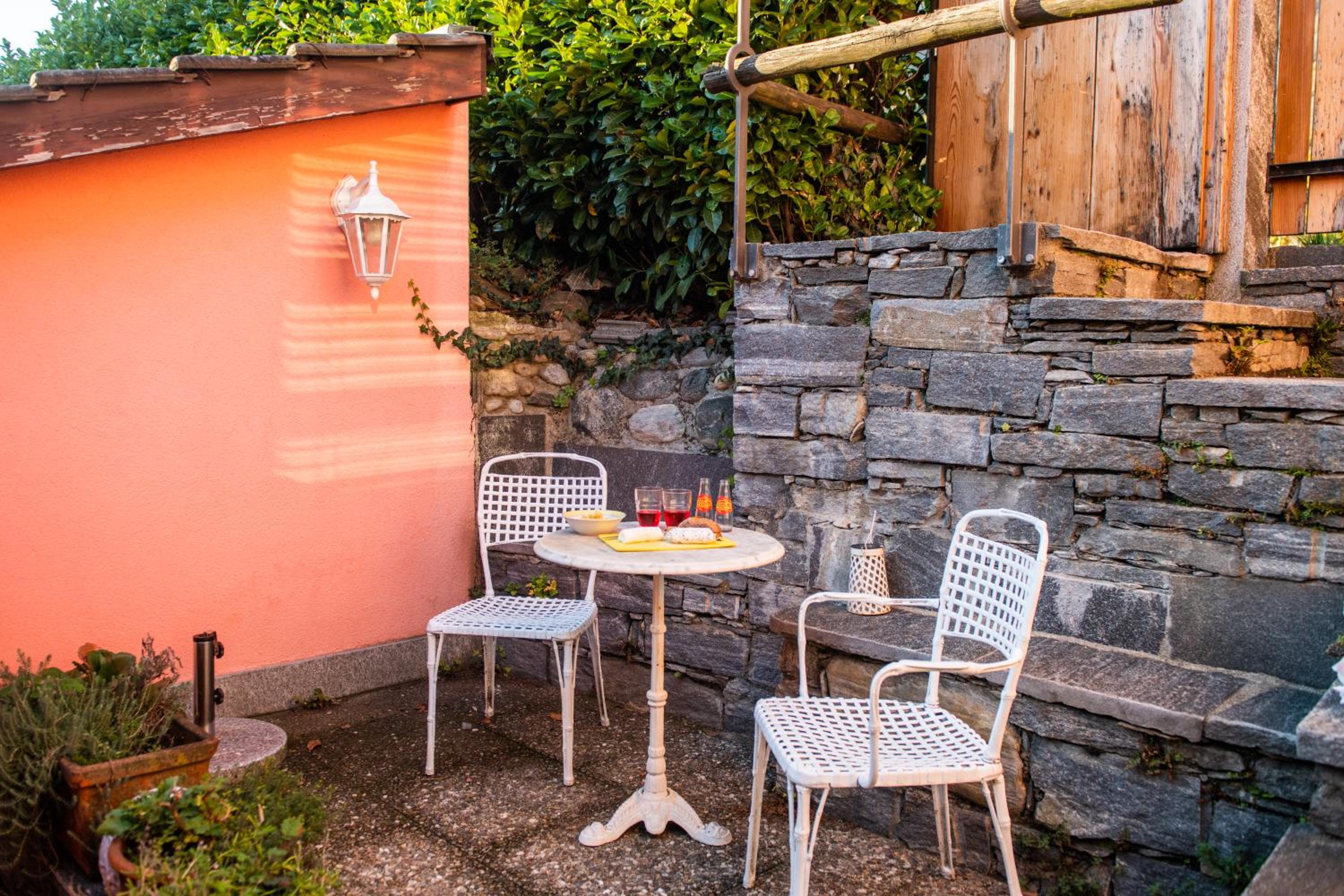 Casa Aries & Studio Aurora - mit Pool, in Cavigliano nur 8 km von Ascona und Locarno entfernt