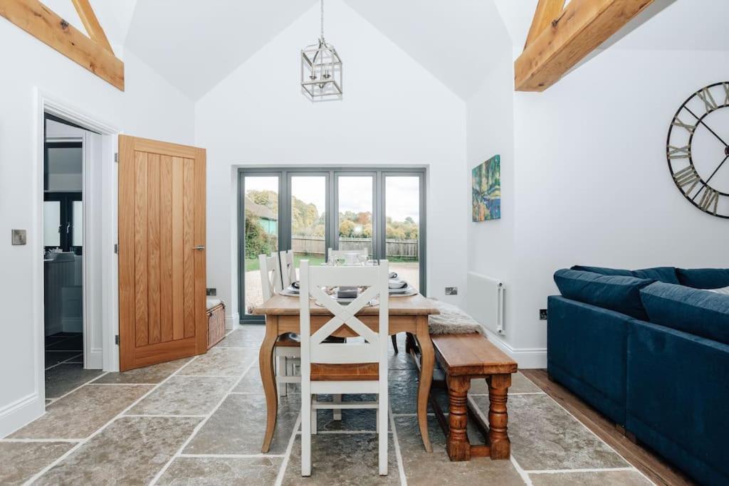 The Oak - Brand new countryside 2 bedroom annex