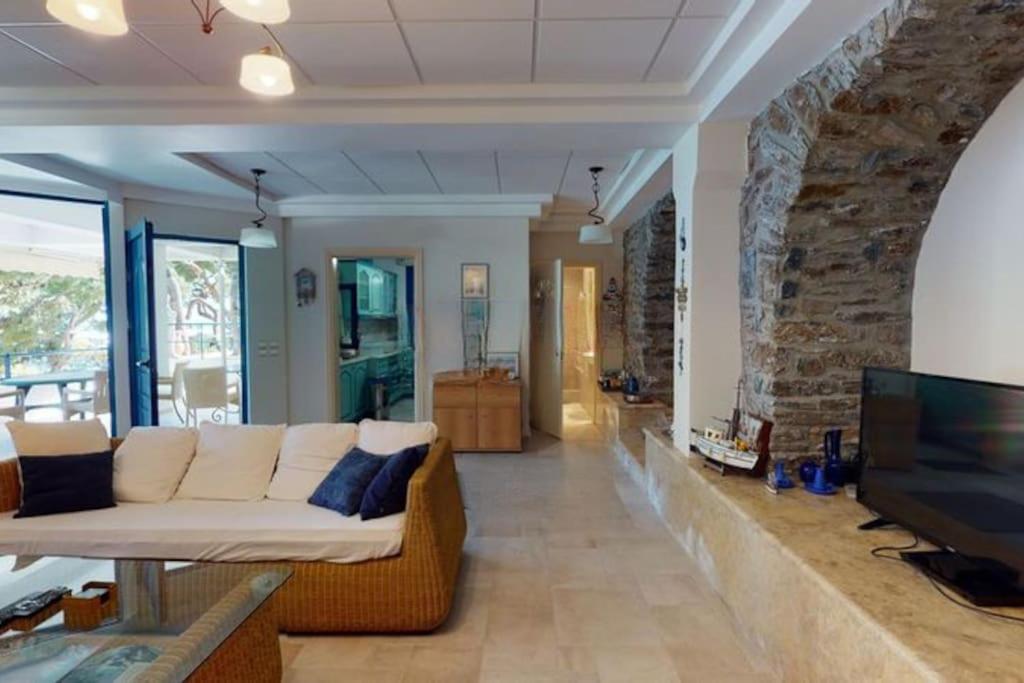 Mia's Beach House view 4