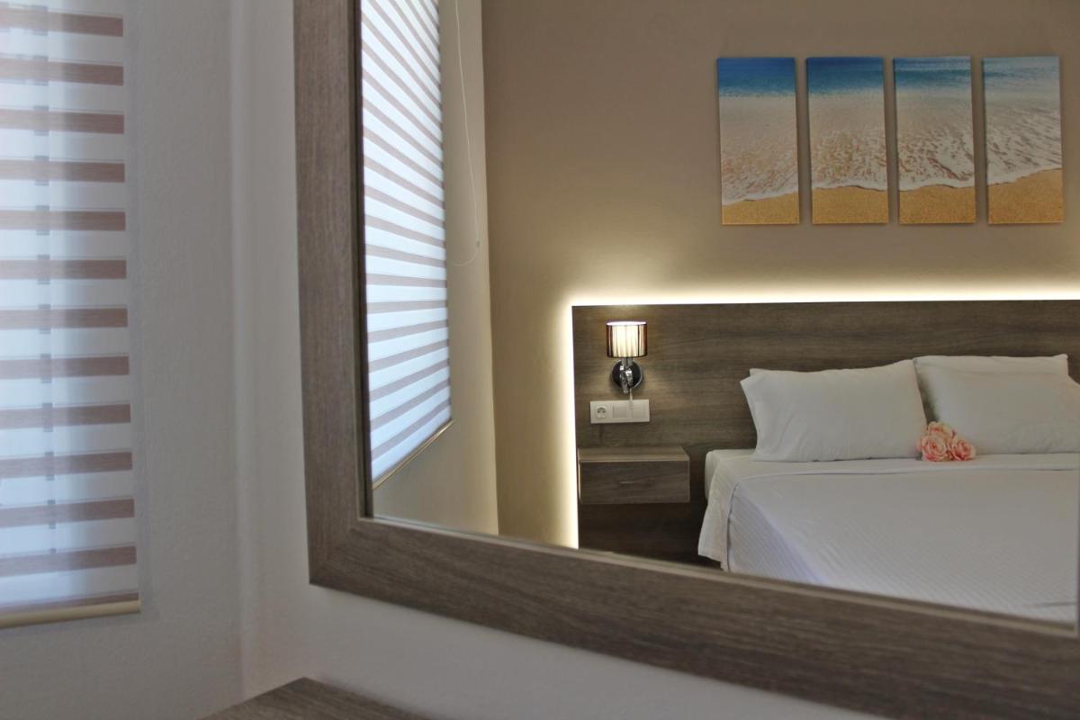 Sunset Seaside Apartments & Studios