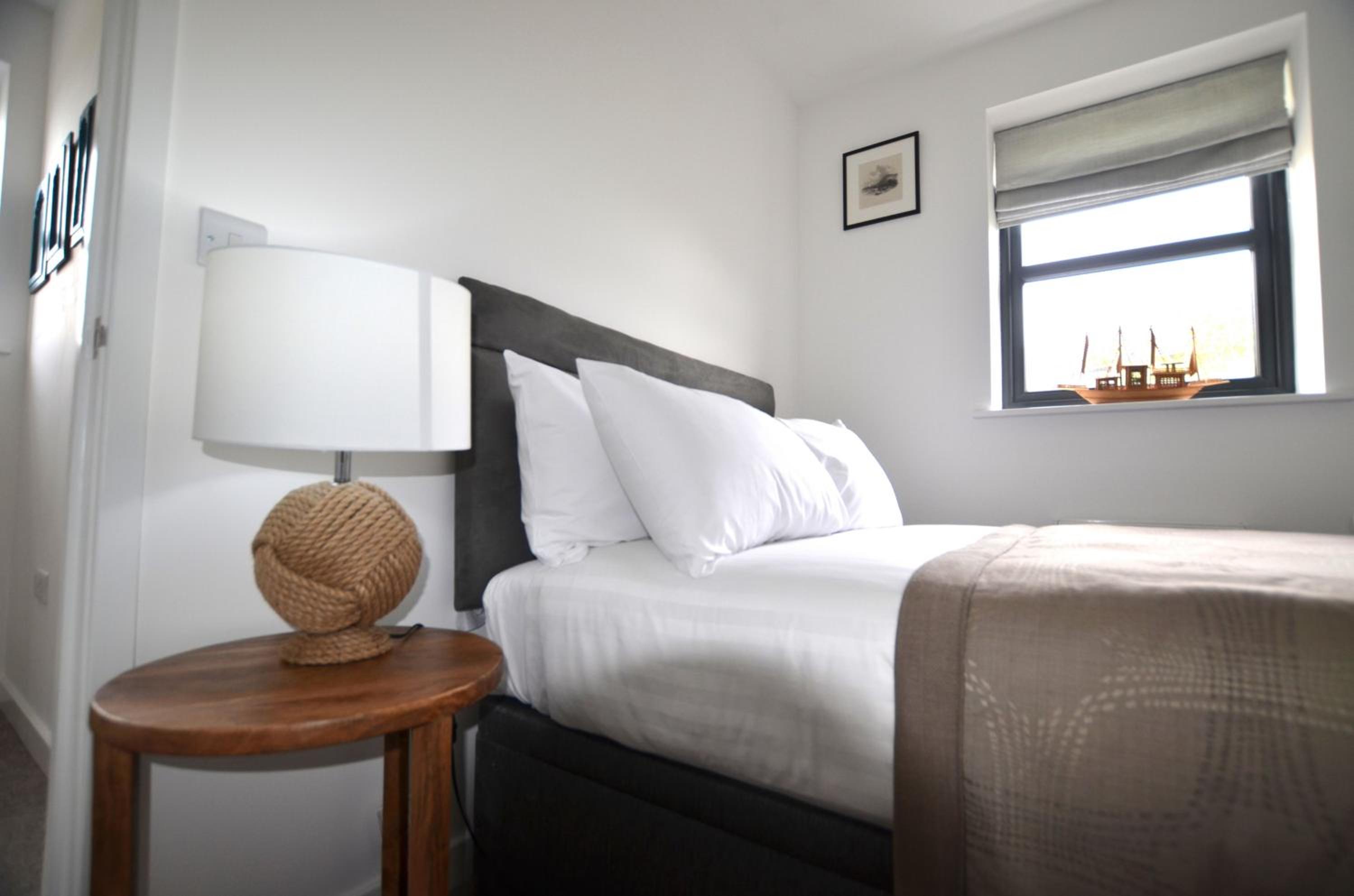 05 Queensway Gardens, Hayle view 3