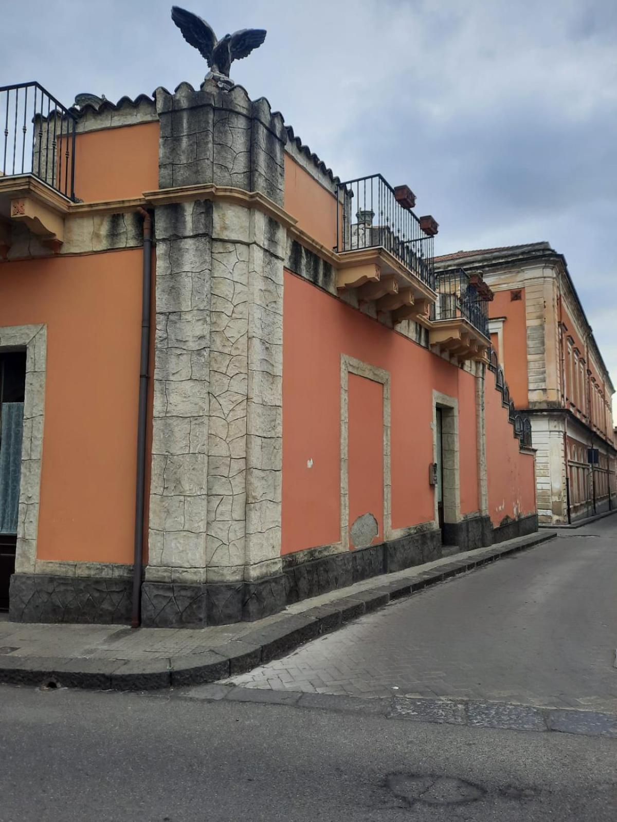 Casa sotto l'Etna