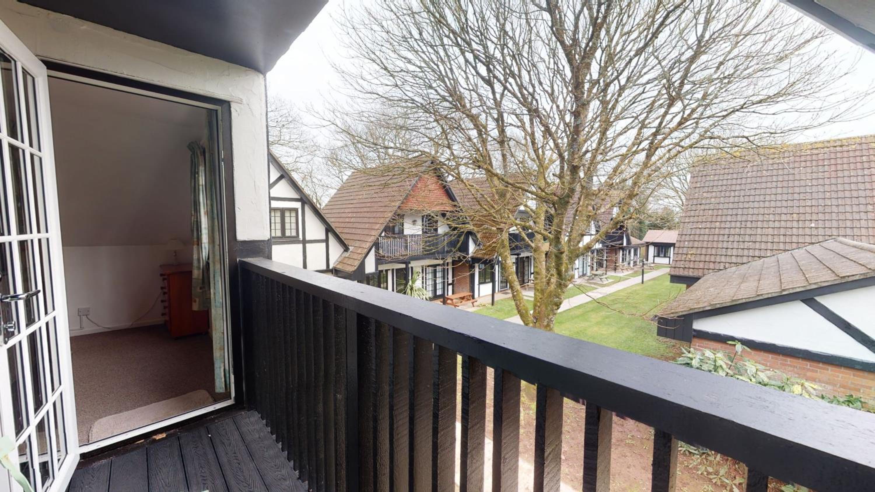 25 Tudor Court, Tolroy Manor view 3