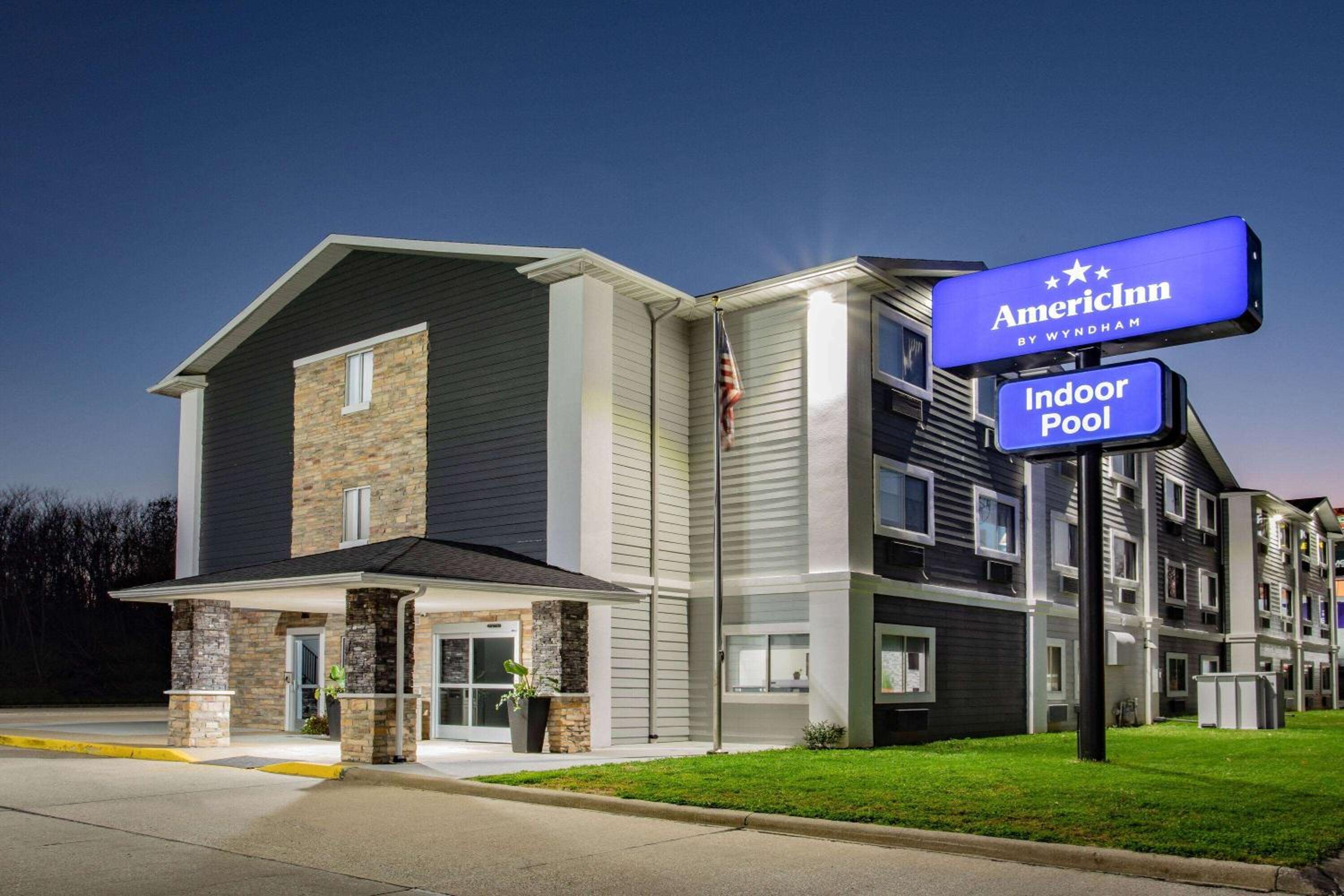 Hannibal Vacations - AmericInn by Wyndham Quincy - Property Image 3