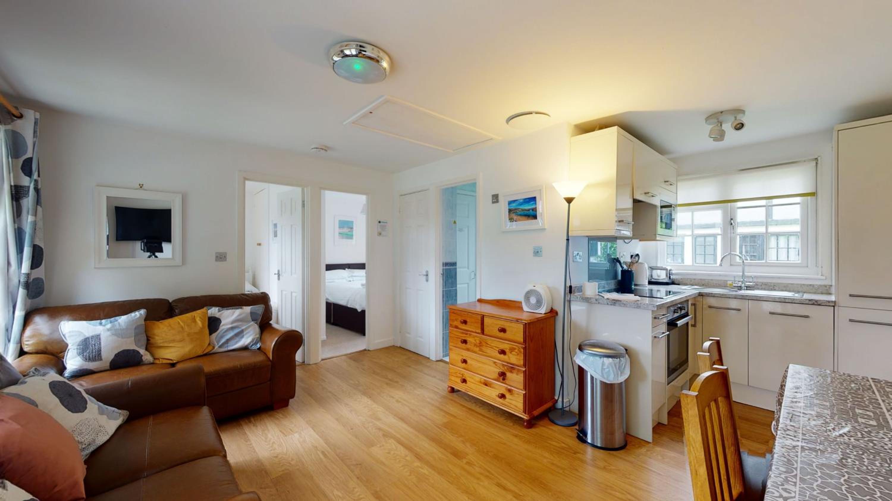 28 Tudor Court, Tolroy Manor view 4