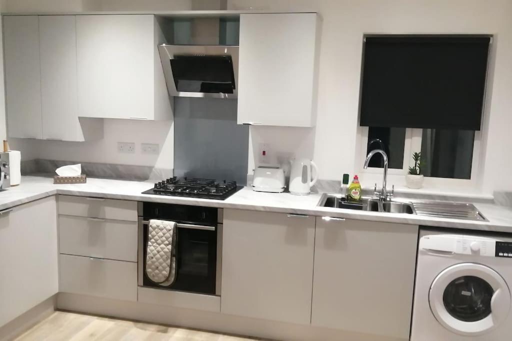 Lovely 1-Bedroom Flat in Hinckley, LE10 view 5