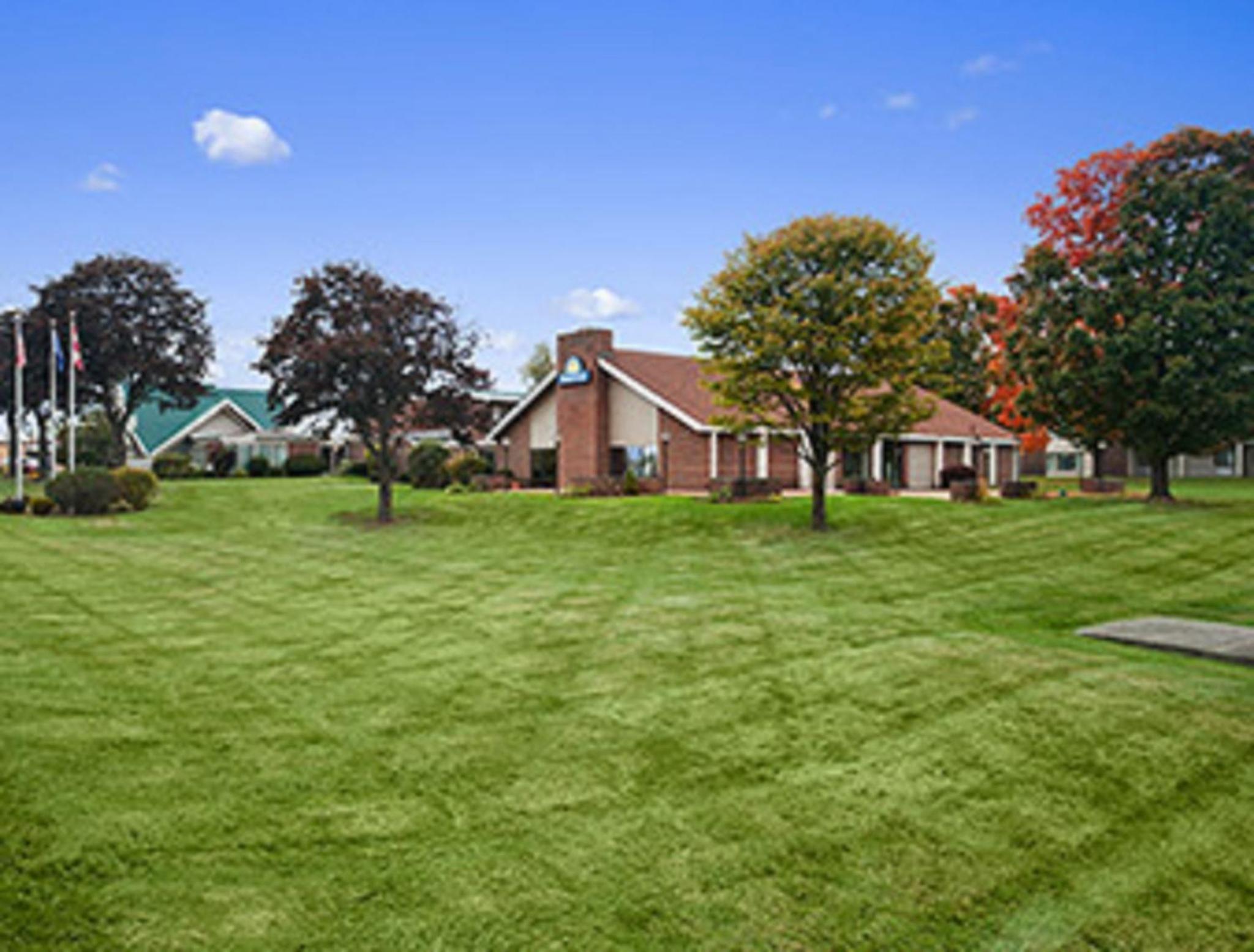 Rutland Vacations - Days Inn by Wyndham Rutland/Killington Area - Property Image 5