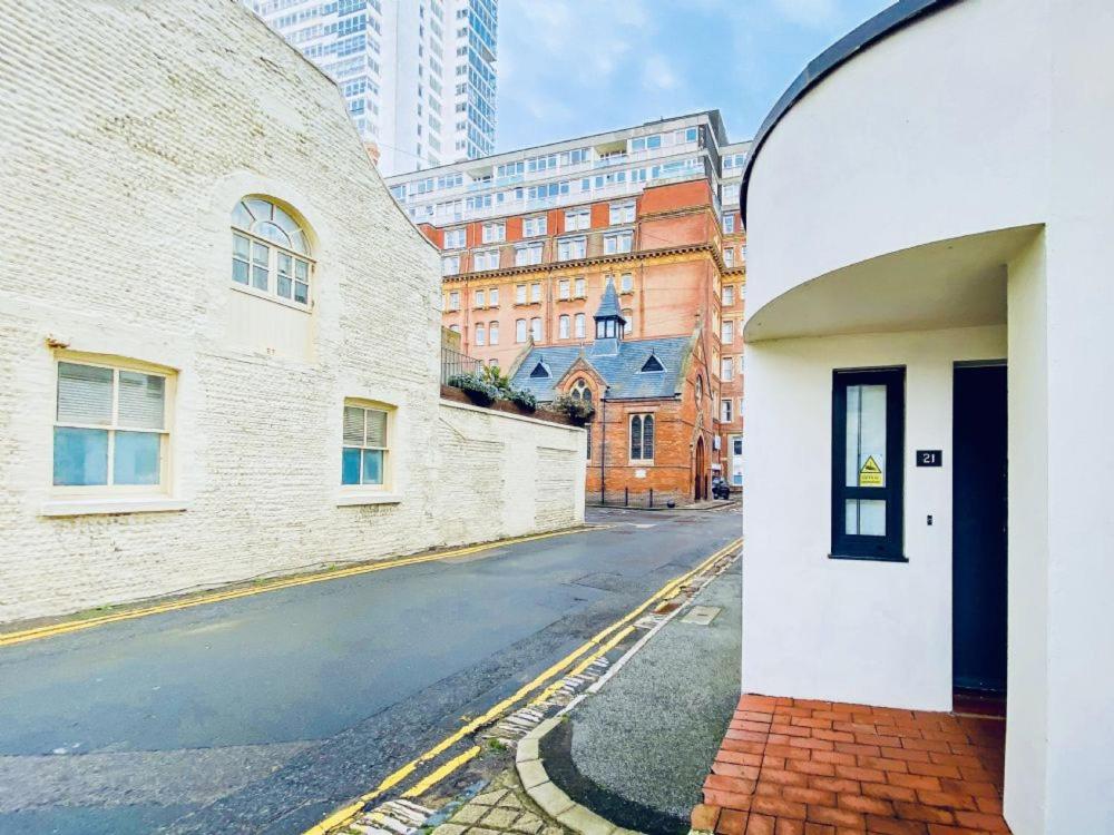 Hotel Mews House - Image 1