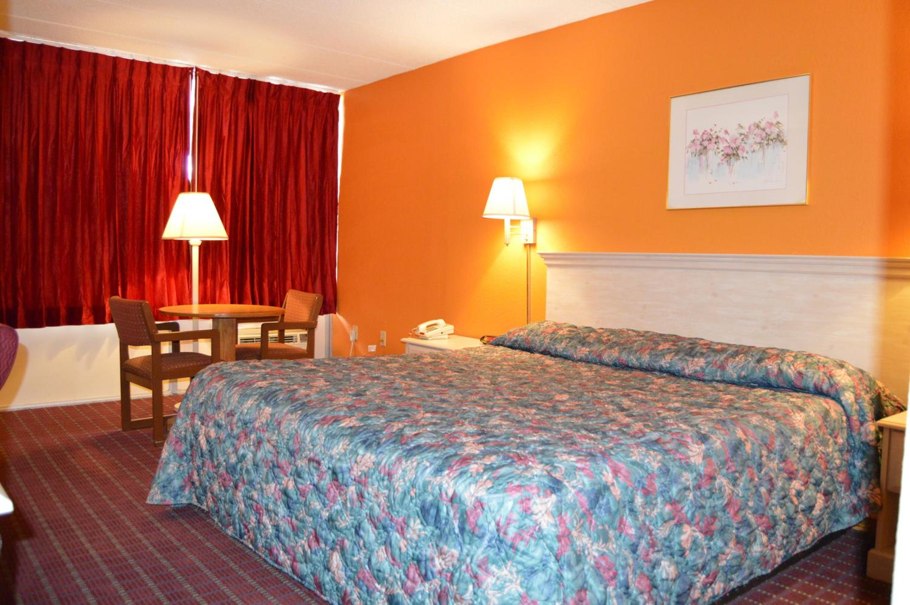 Travelers Inn