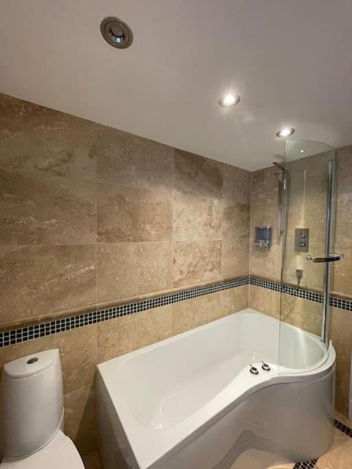 Whitehall, Thomas Turnbull Flat 3 Beautiful apartment in Georgian House