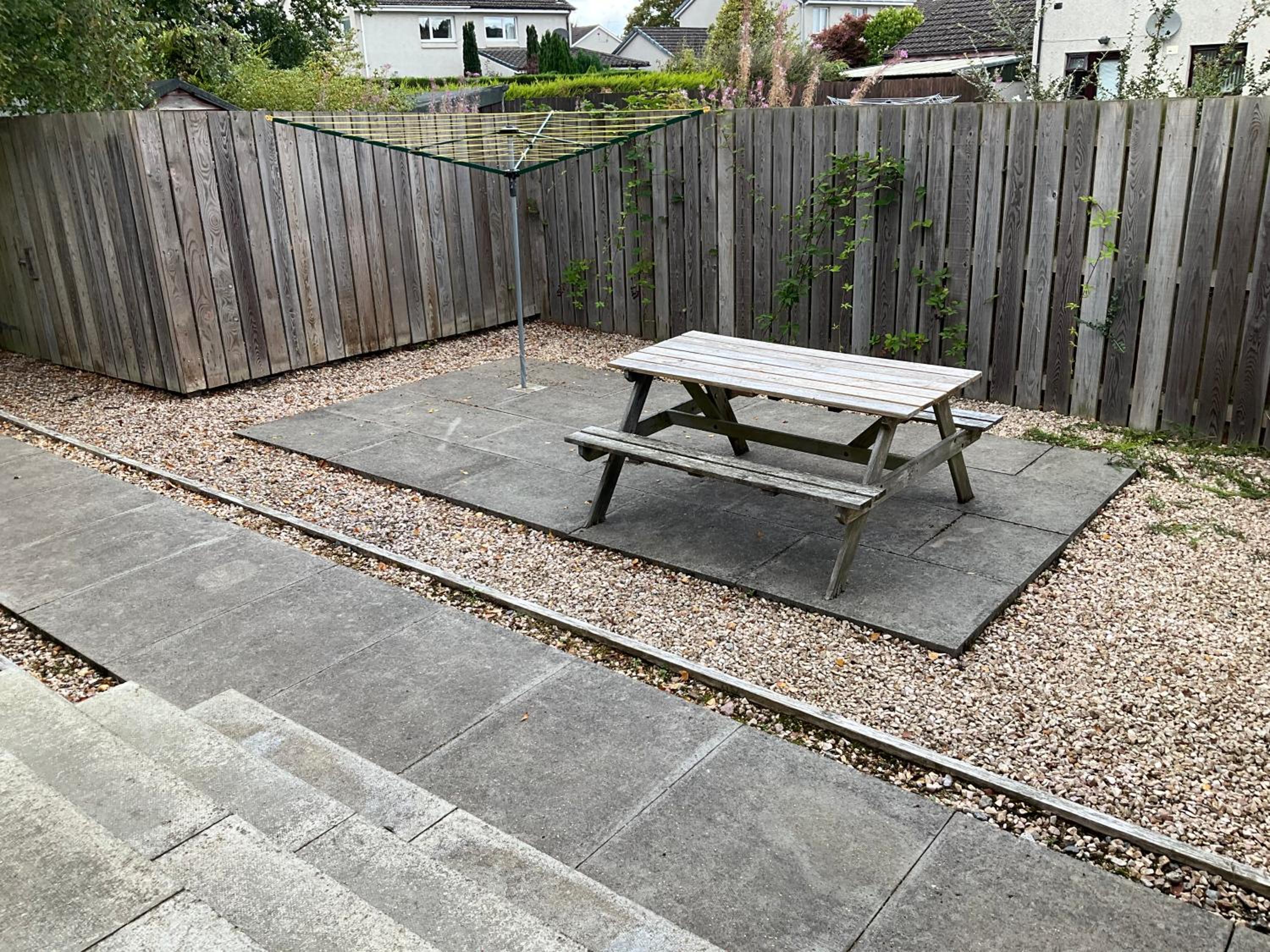 Four-Bedroom House - Stratherrick Free Parking view 3