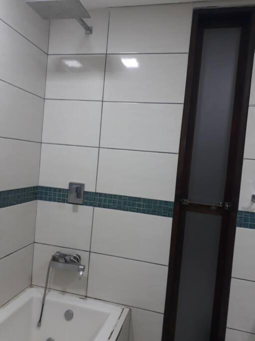 Casa moderna estilo minimalista muy luminosa