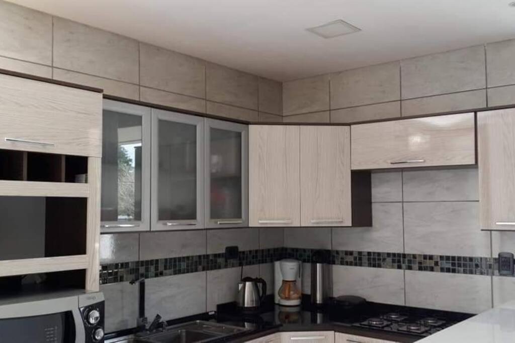 Casa moderna estilo minimalista muy luminosa