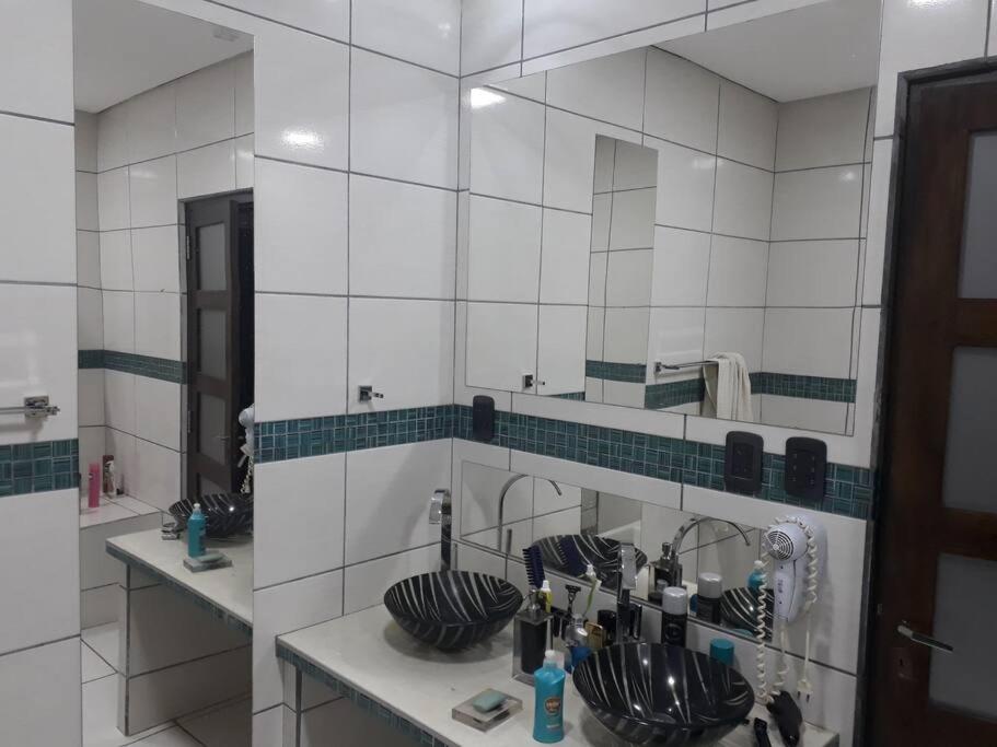Casa moderna estilo minimalista muy luminosa