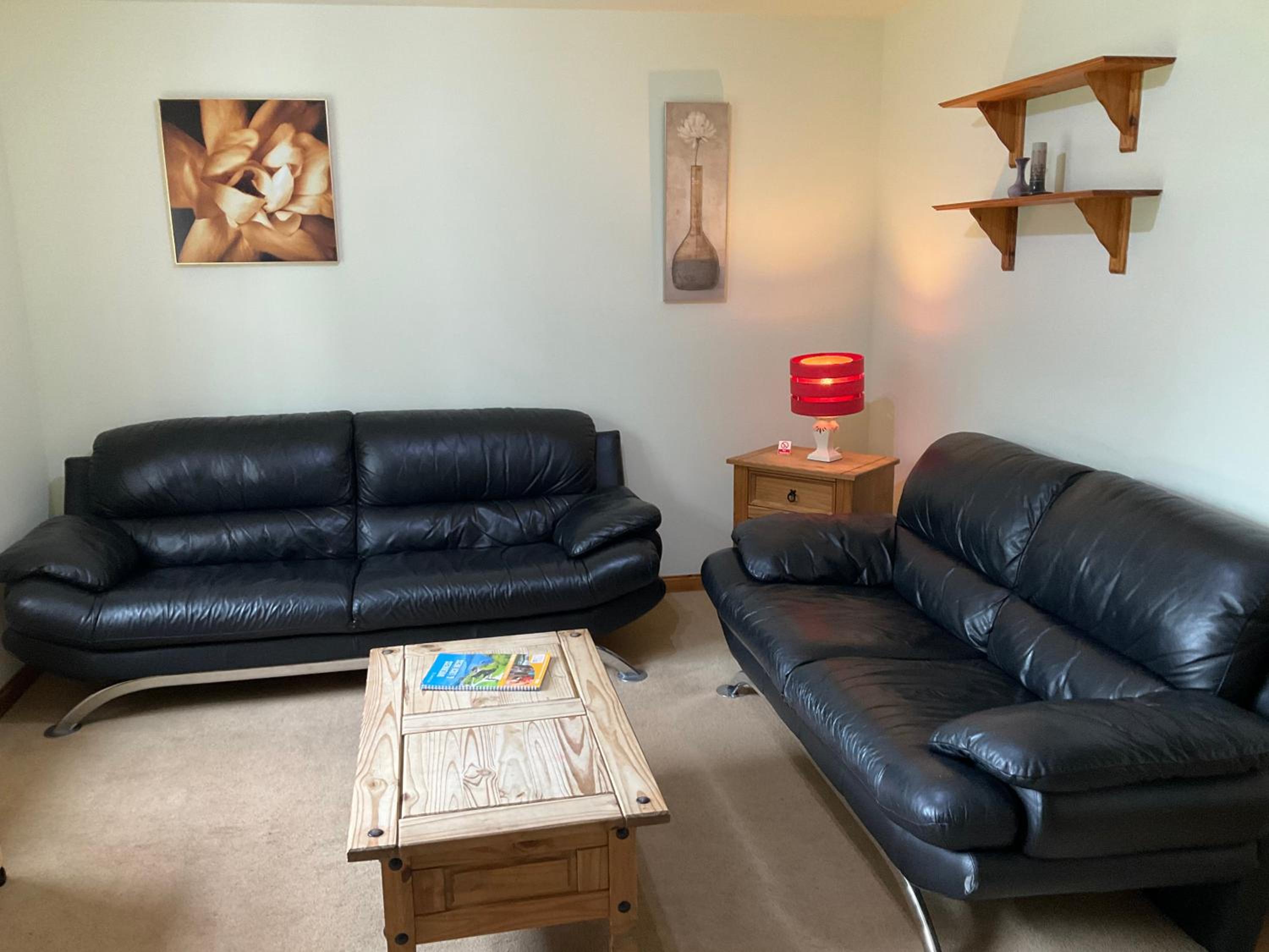 Two Bedroom Glen View Free Parking view 5
