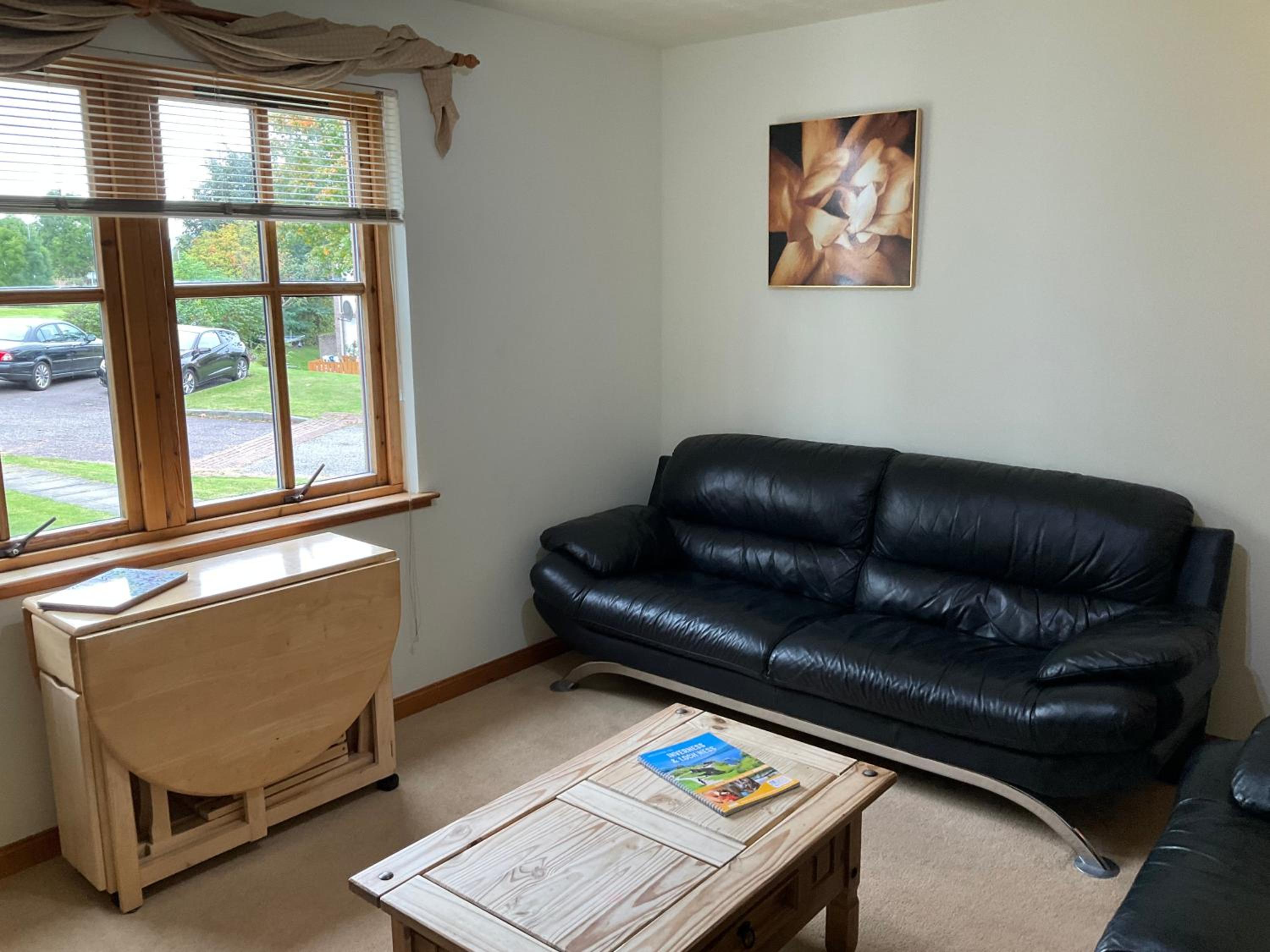 Two Bedroom Glen View Free Parking view 3