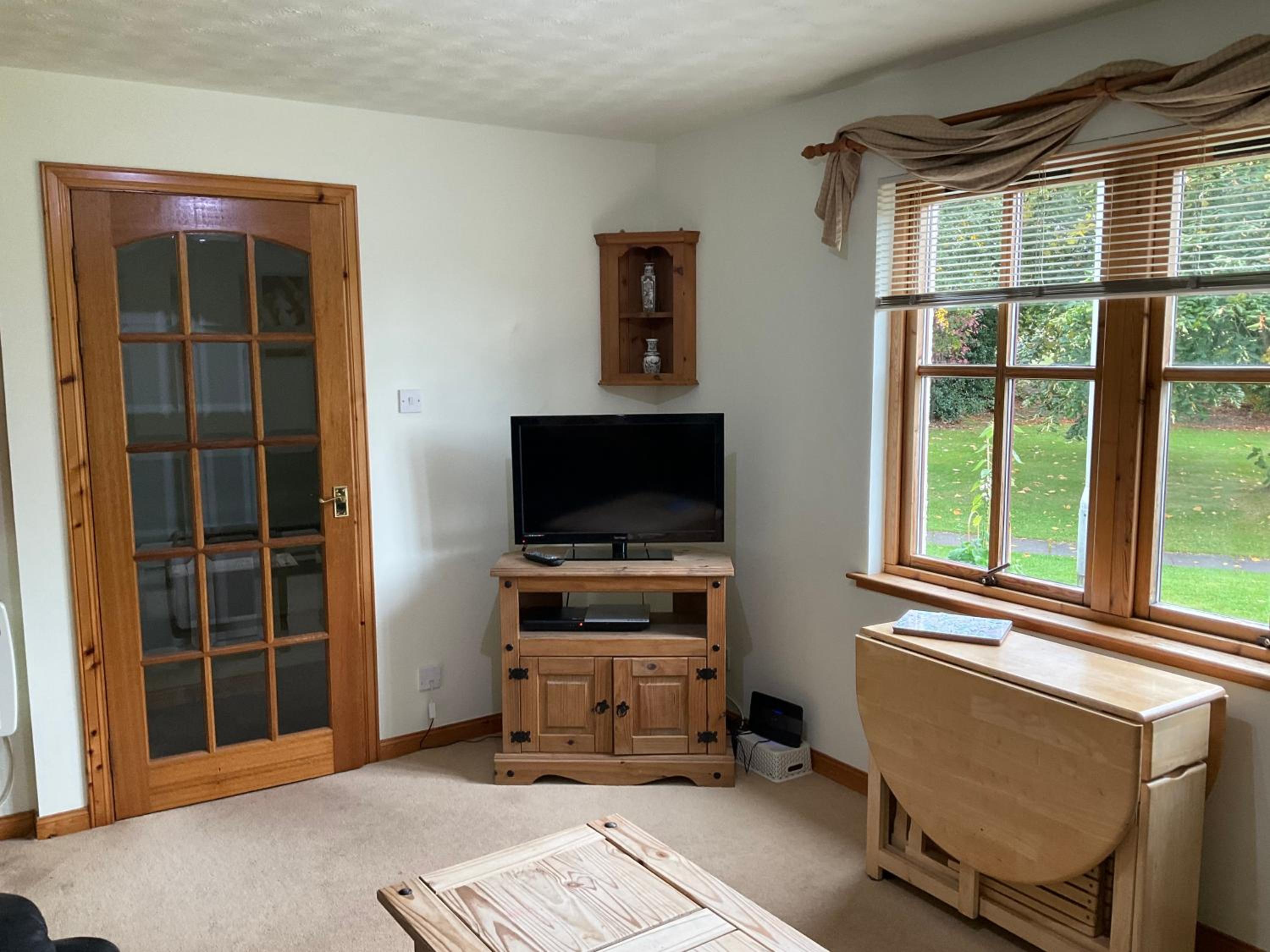 Two Bedroom Glen View Free Parking view 4