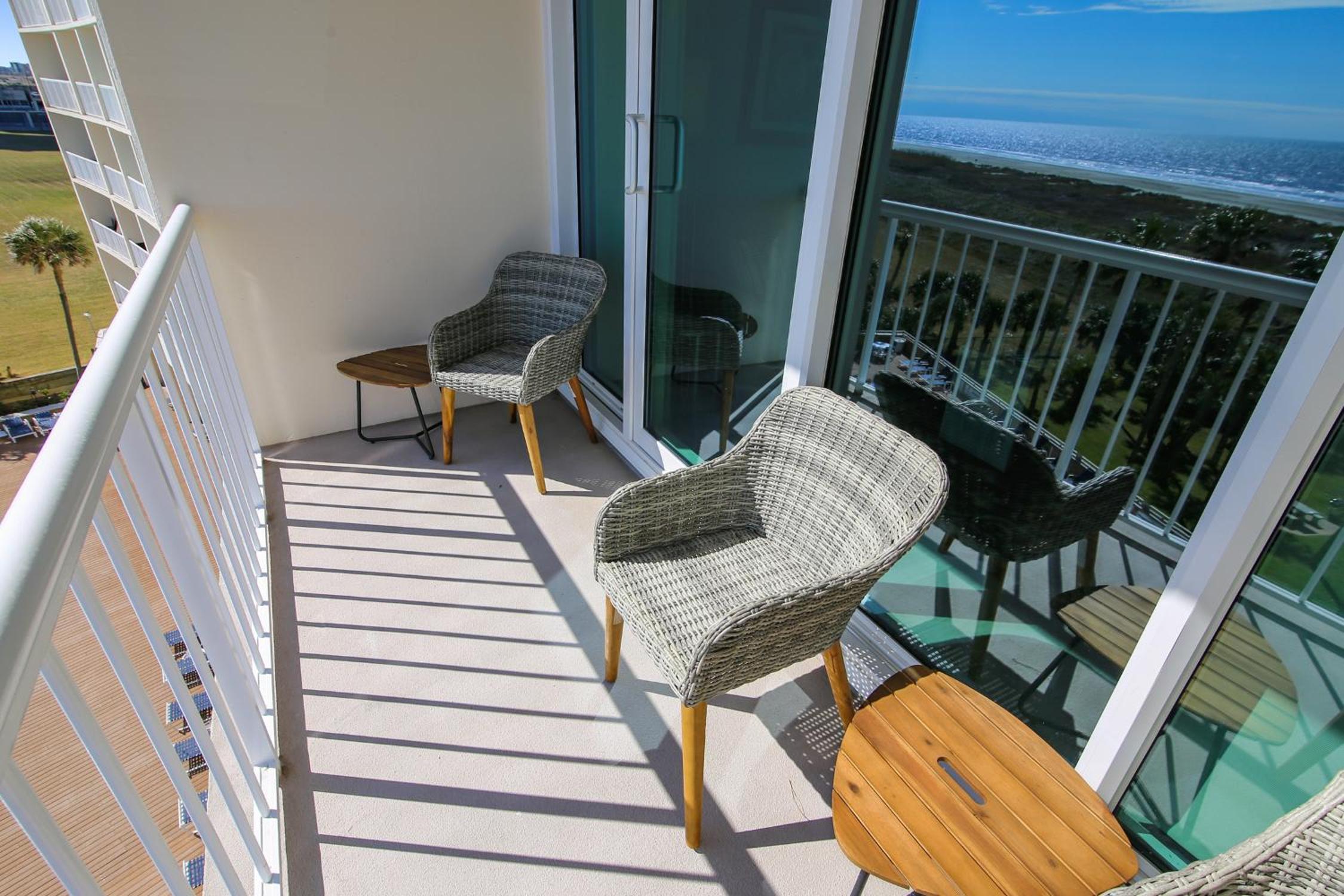 Galvestonian 409-Pelican Pathway view 4
