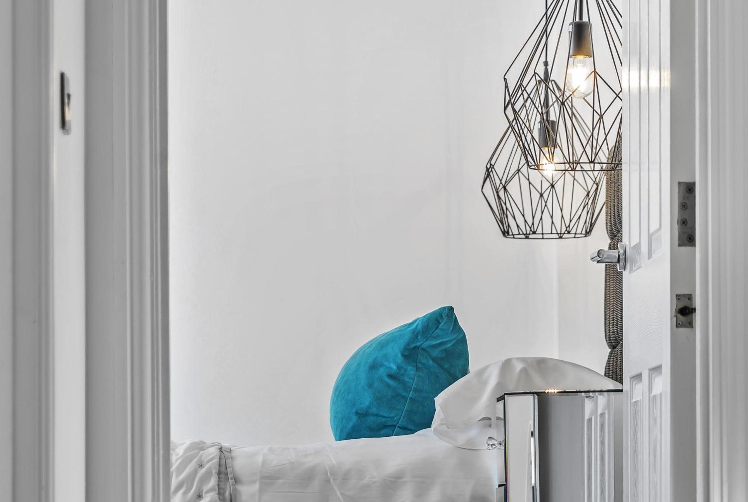 Pochin House Collections, photo 32
