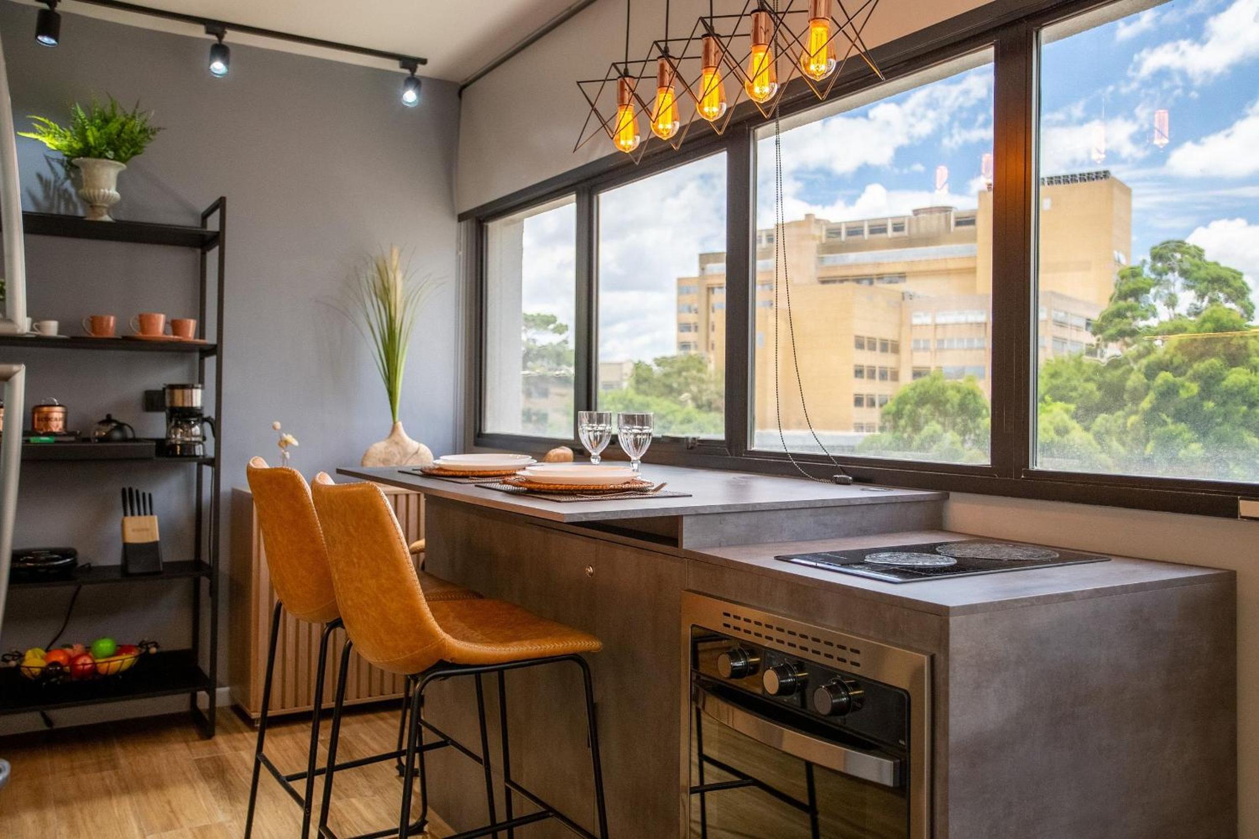 Condominium of studios for 3 people and complete on Av. Rebouças