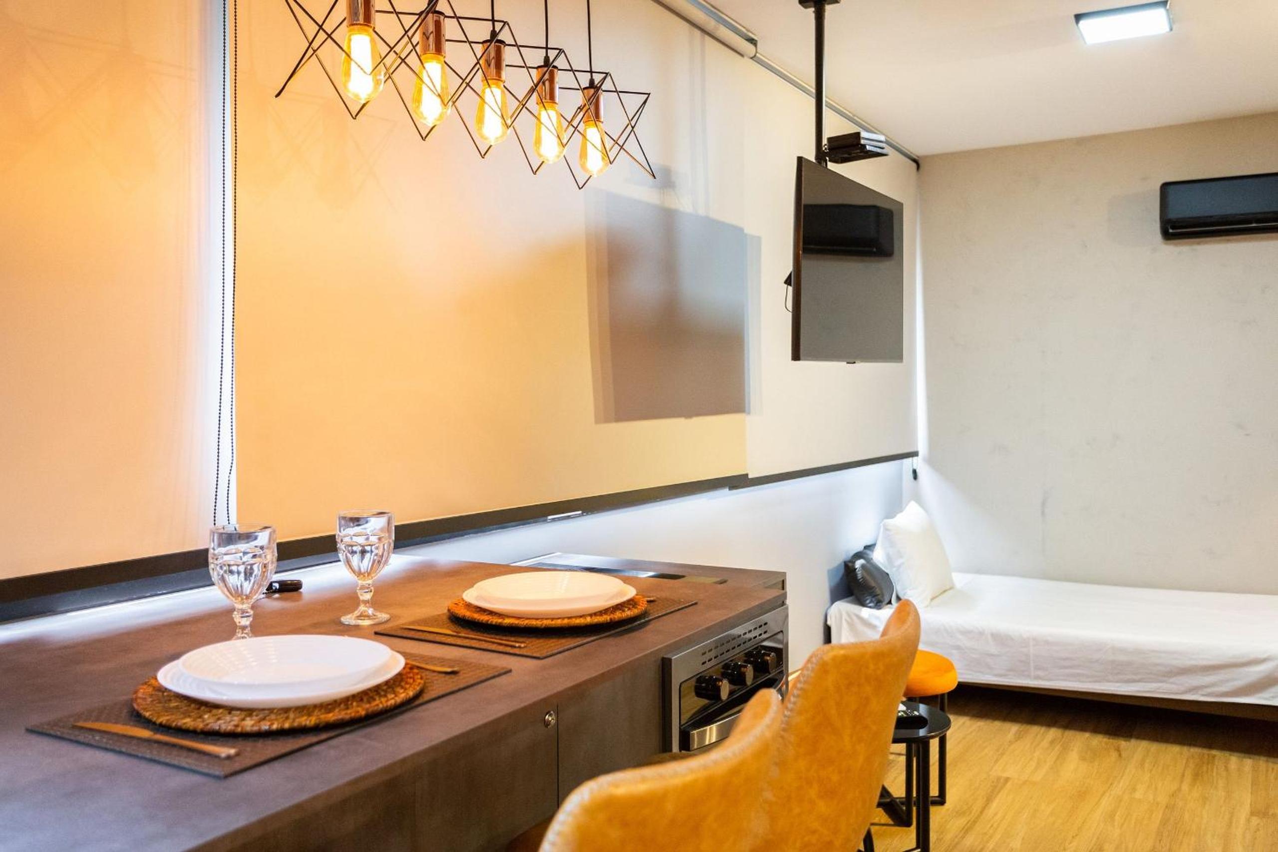 Condominium of studios for 3 people and complete on Av. Rebouças