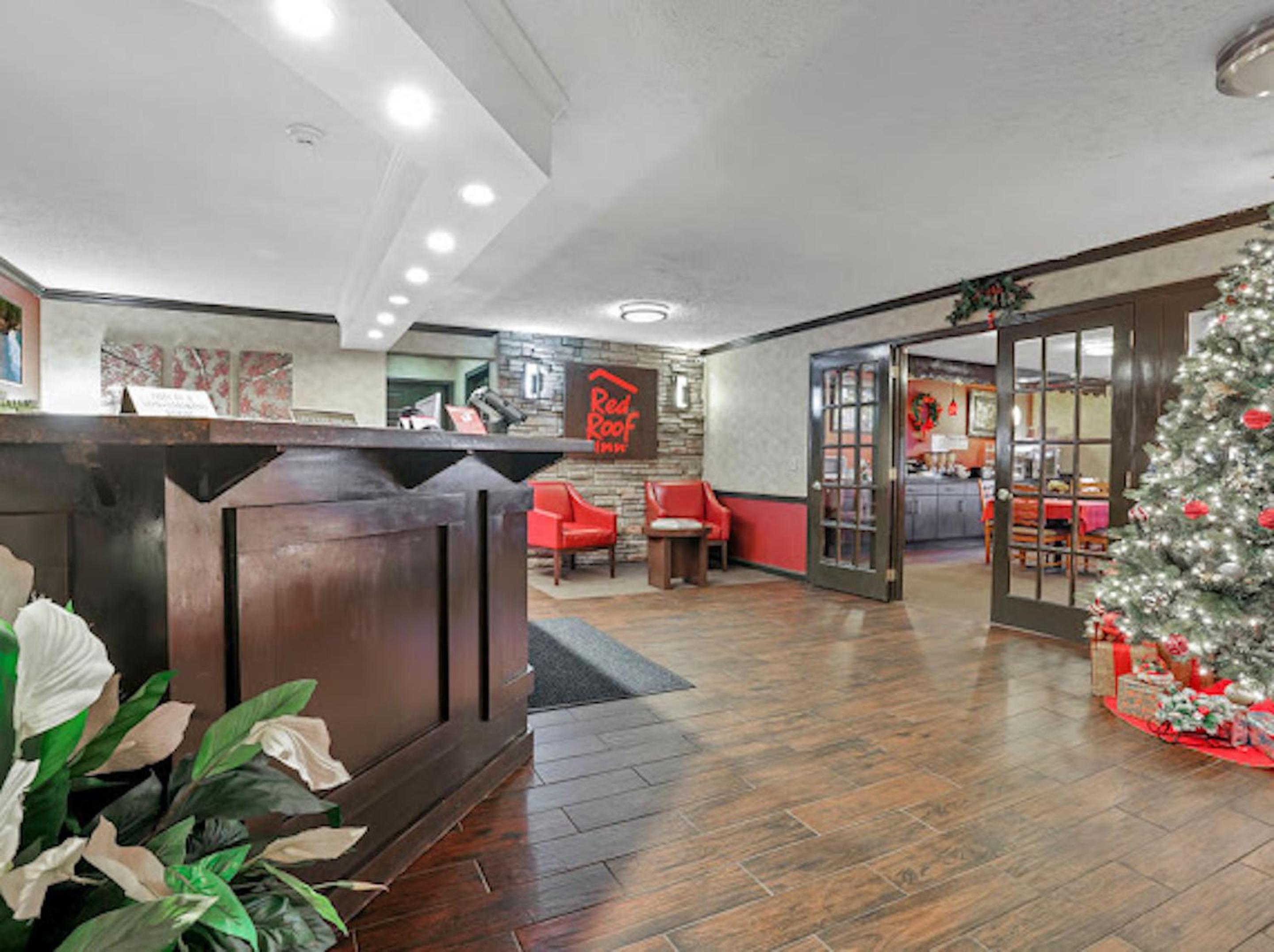 Red Roof Inn Uhrichsville