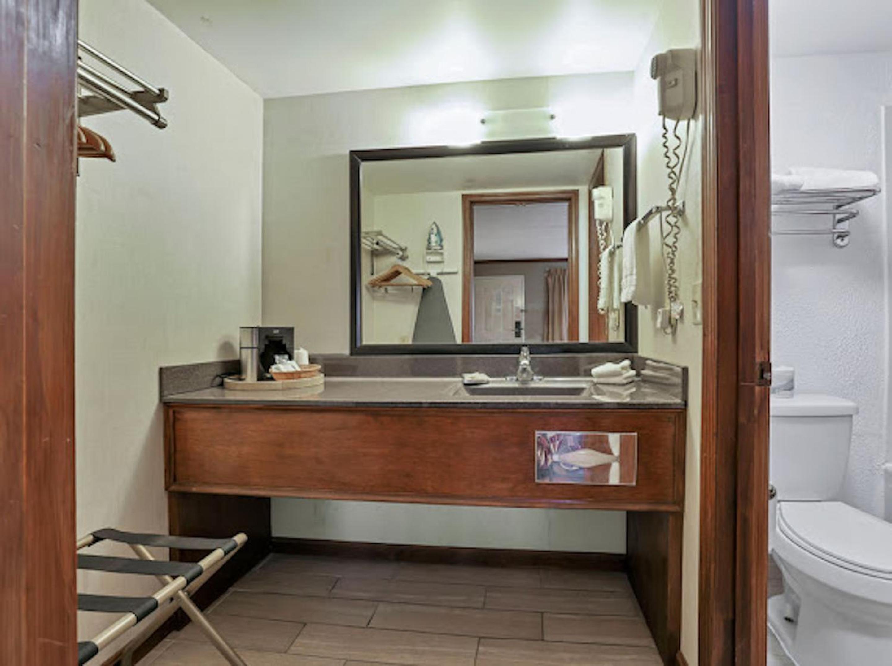 Red Roof Inn Uhrichsville
