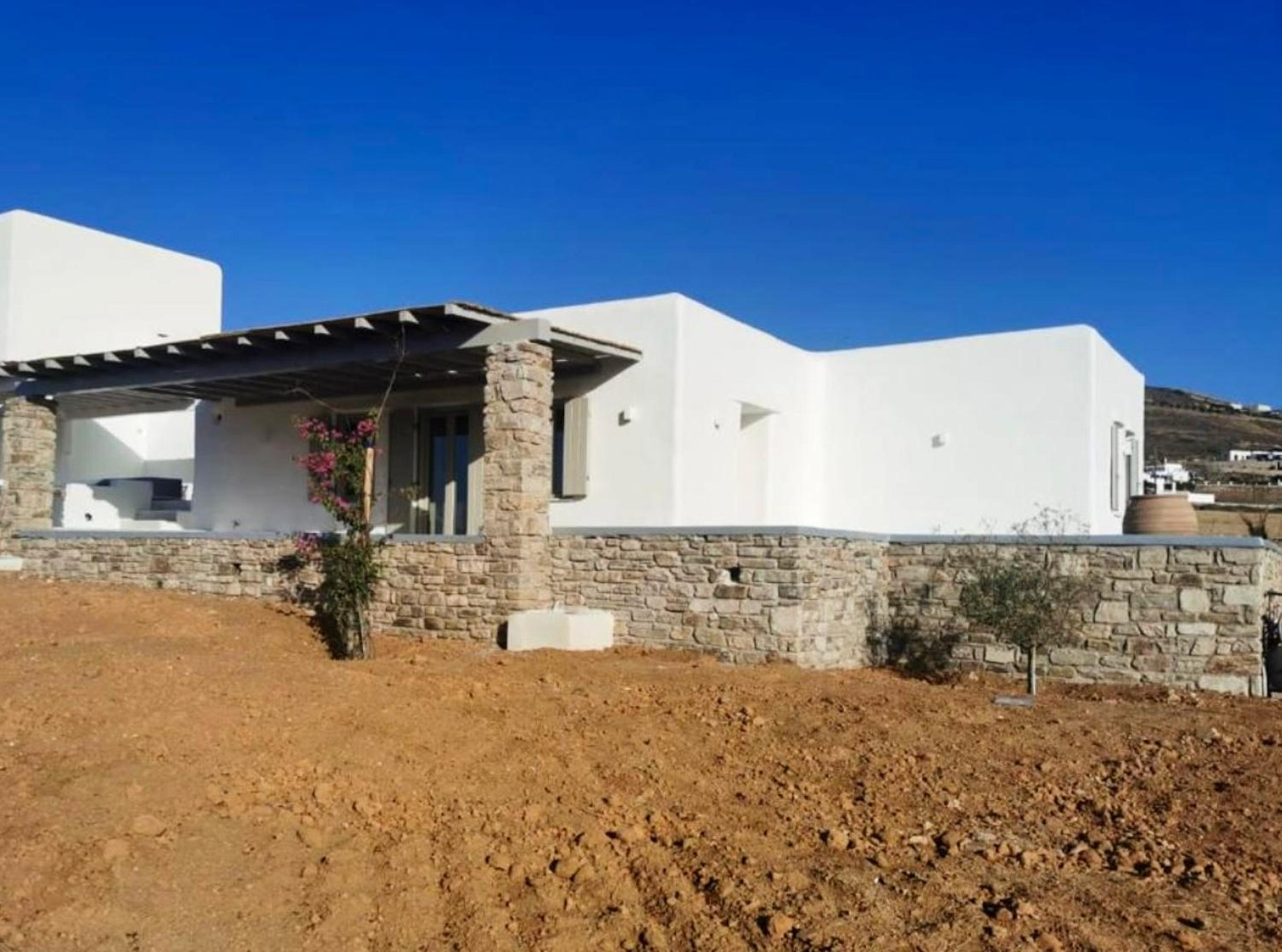Seaside apartment in Antiparos with garden and terrace view 2