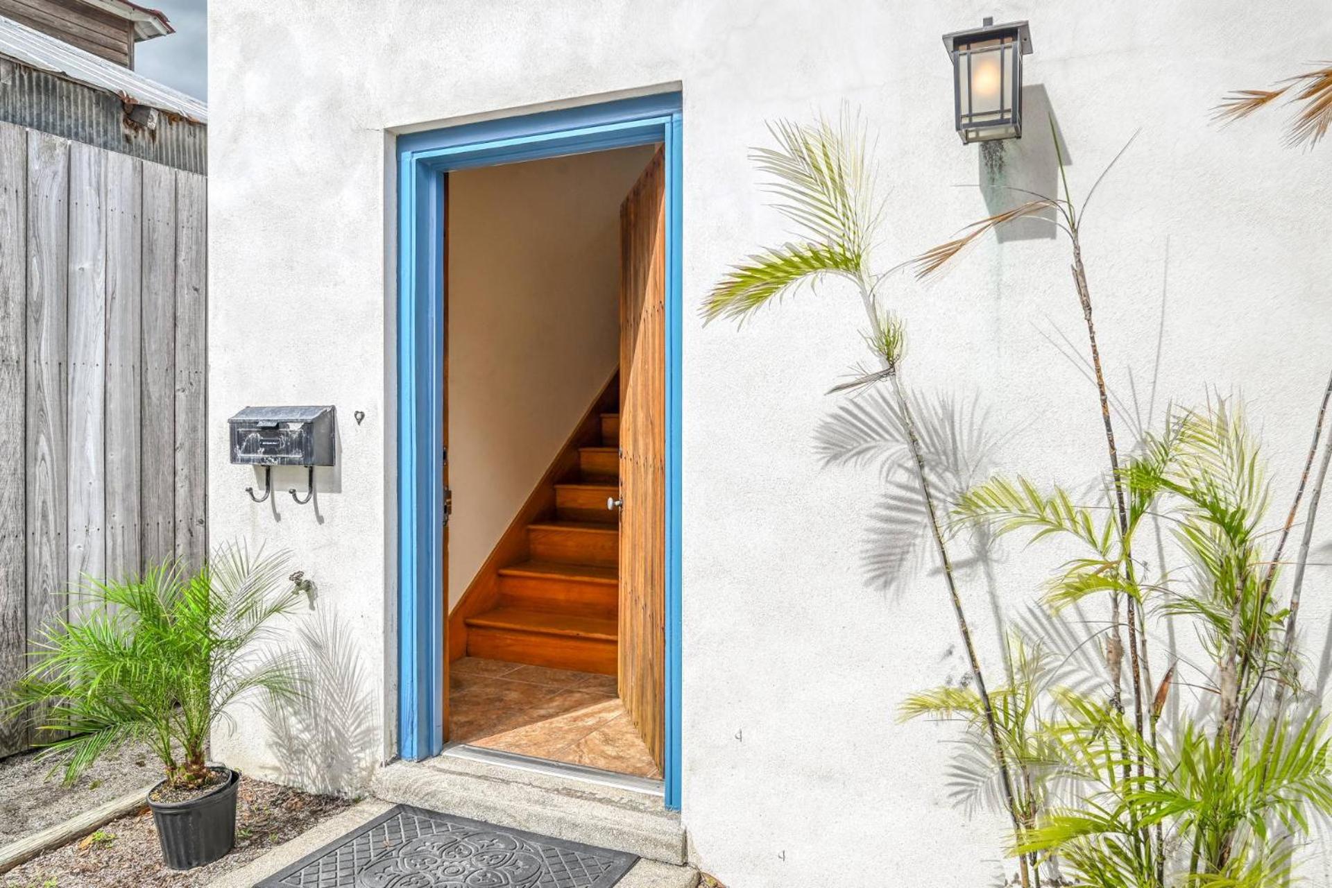 62 Hypolita Carriage House view 5