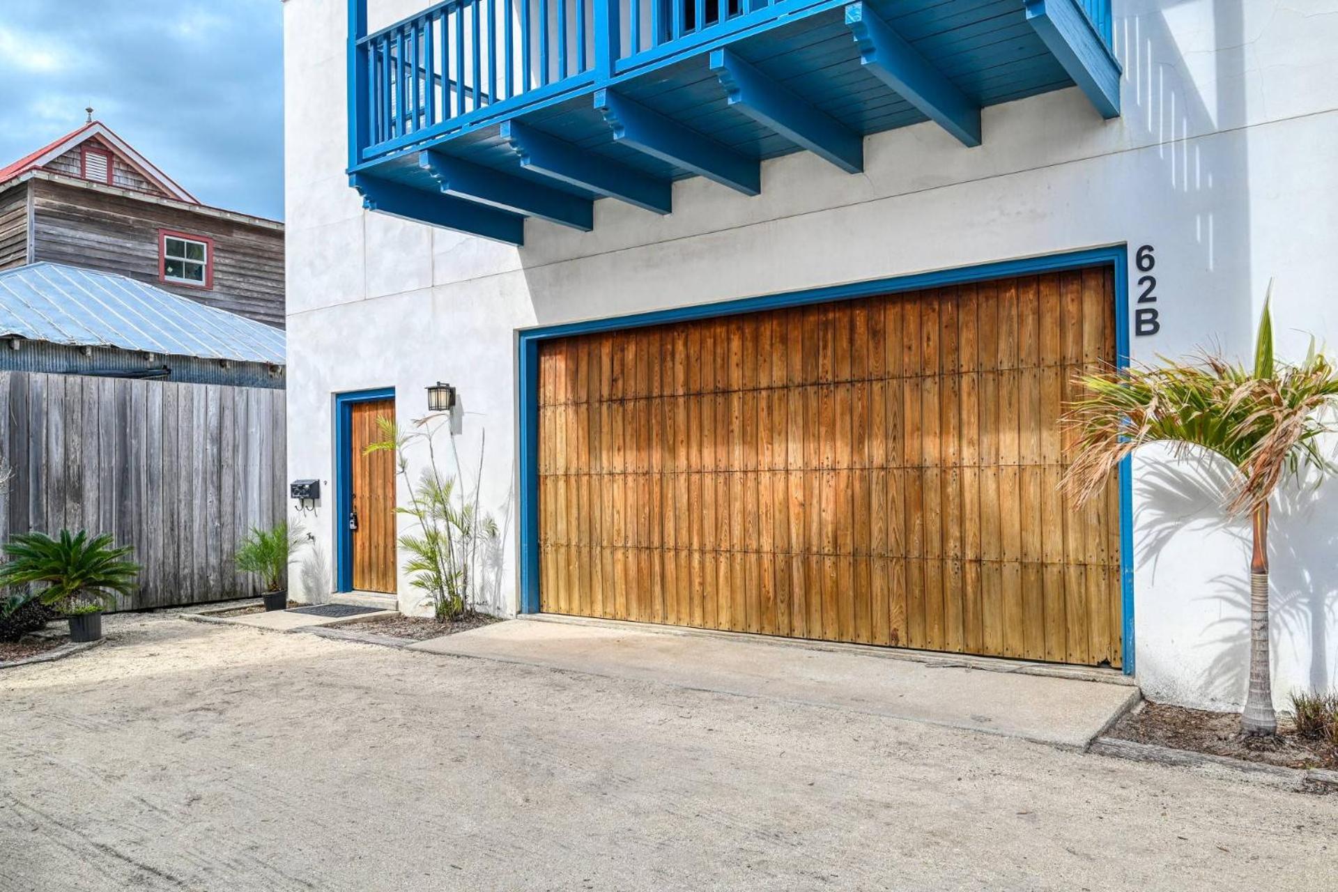 62 Hypolita Carriage House view 4