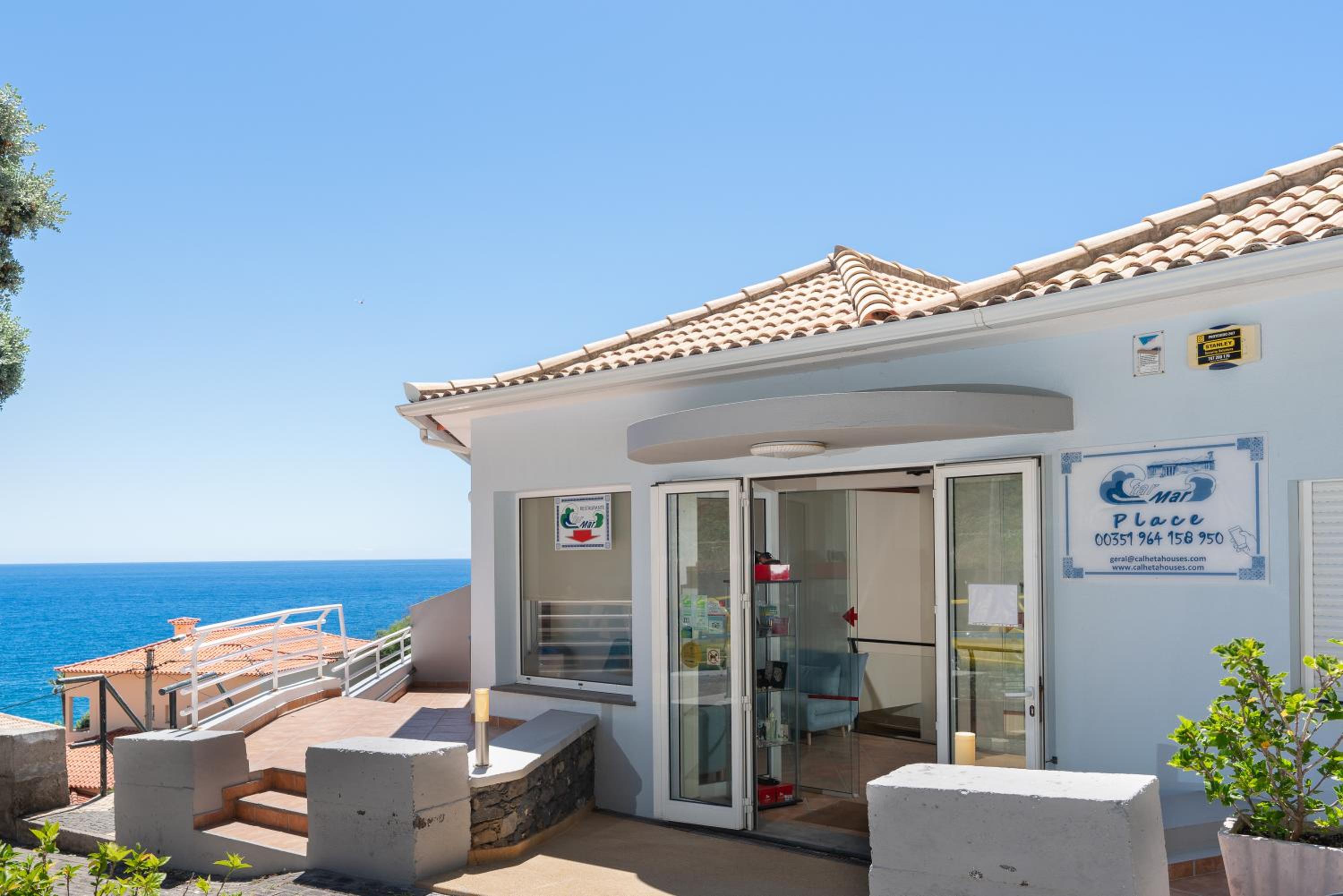 Hotel TarmarPlace - Image 1