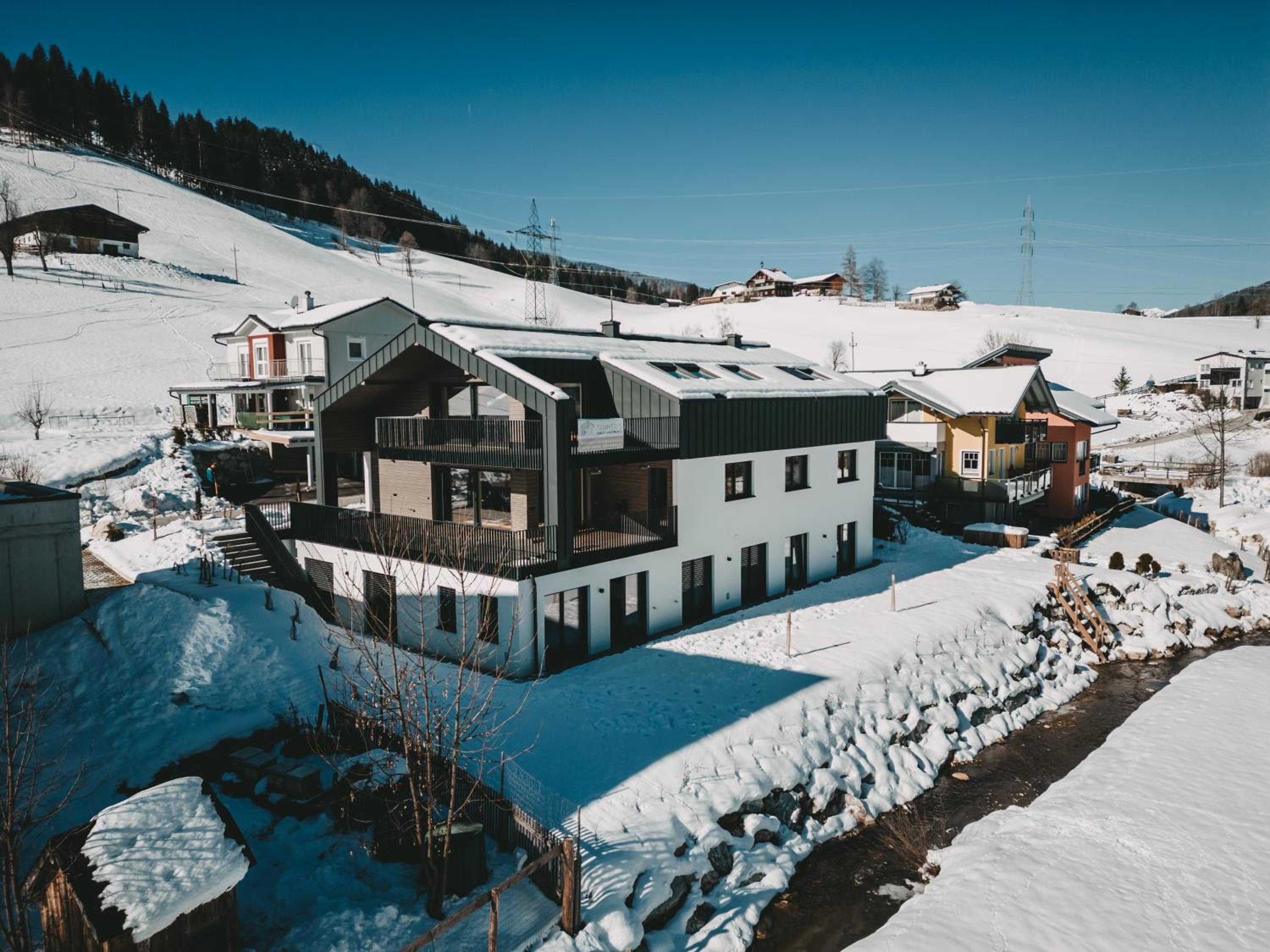 Tanners Chalet Apartments