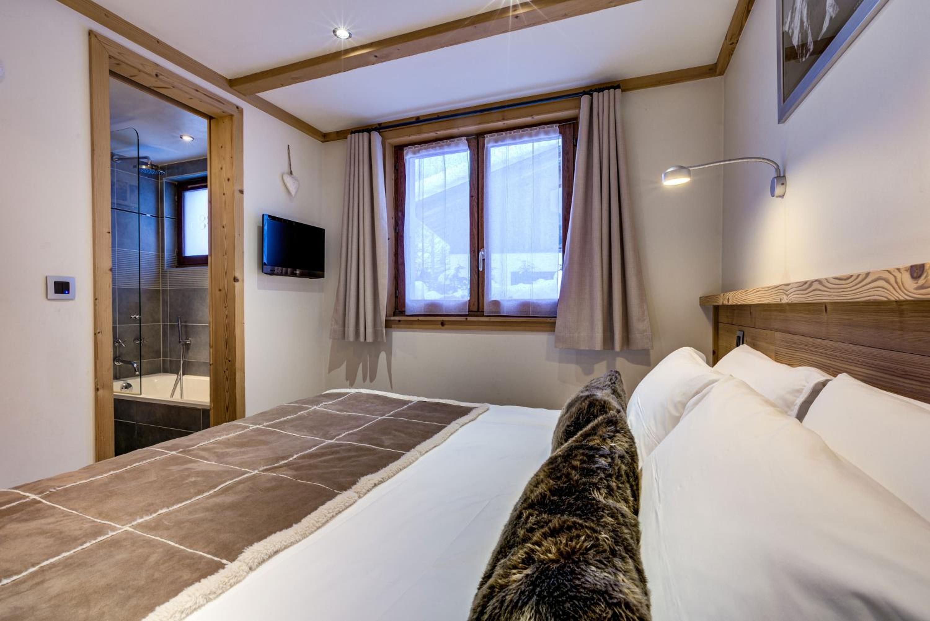 Chalet Panache view 2