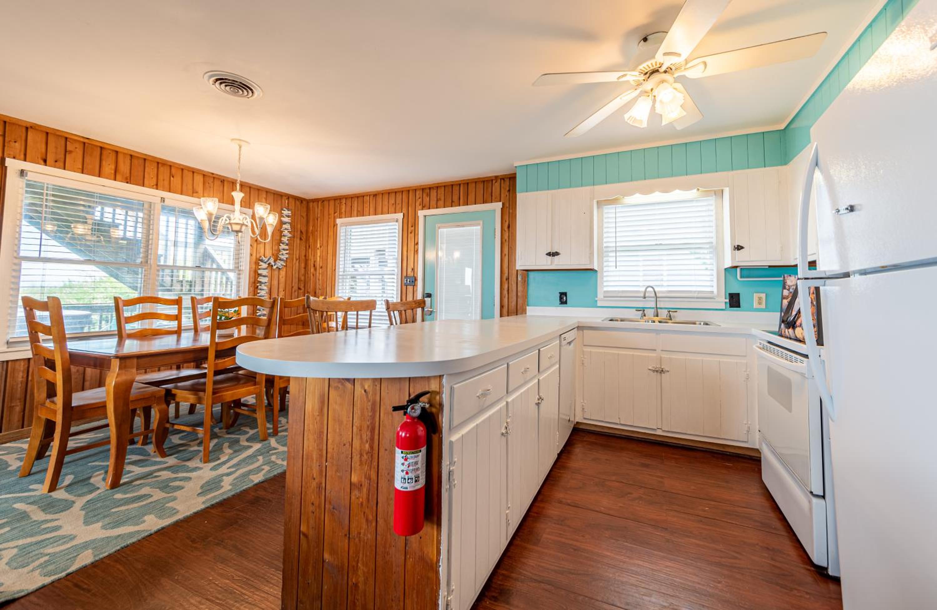 Serendipity - KDH MP 6.5, Oceanfront, Amazing Ocean View, Hot Tub, Pets OK, YR Flex Stays