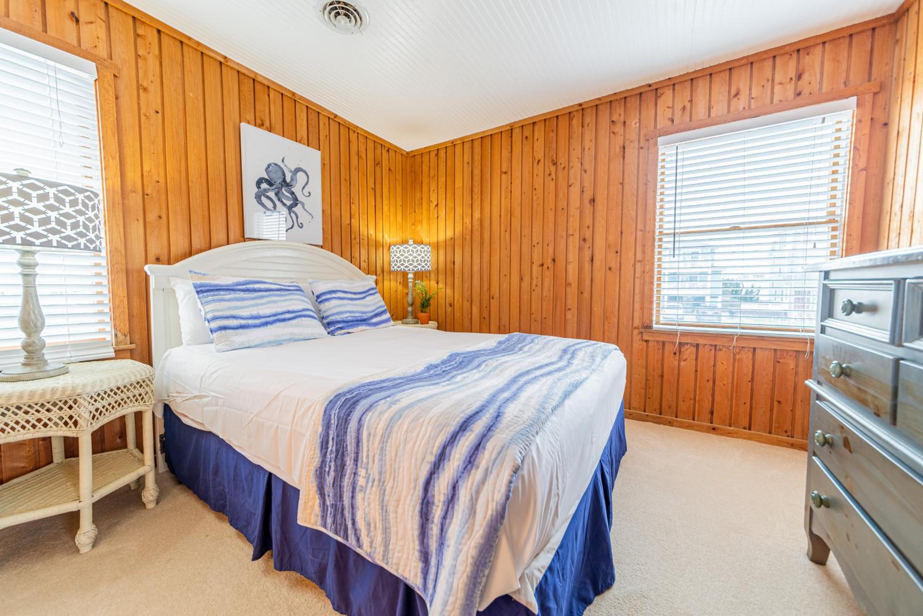 Serendipity - KDH MP 6.5, Oceanfront, Amazing Ocean View, Hot Tub, Pets OK, YR Flex Stays