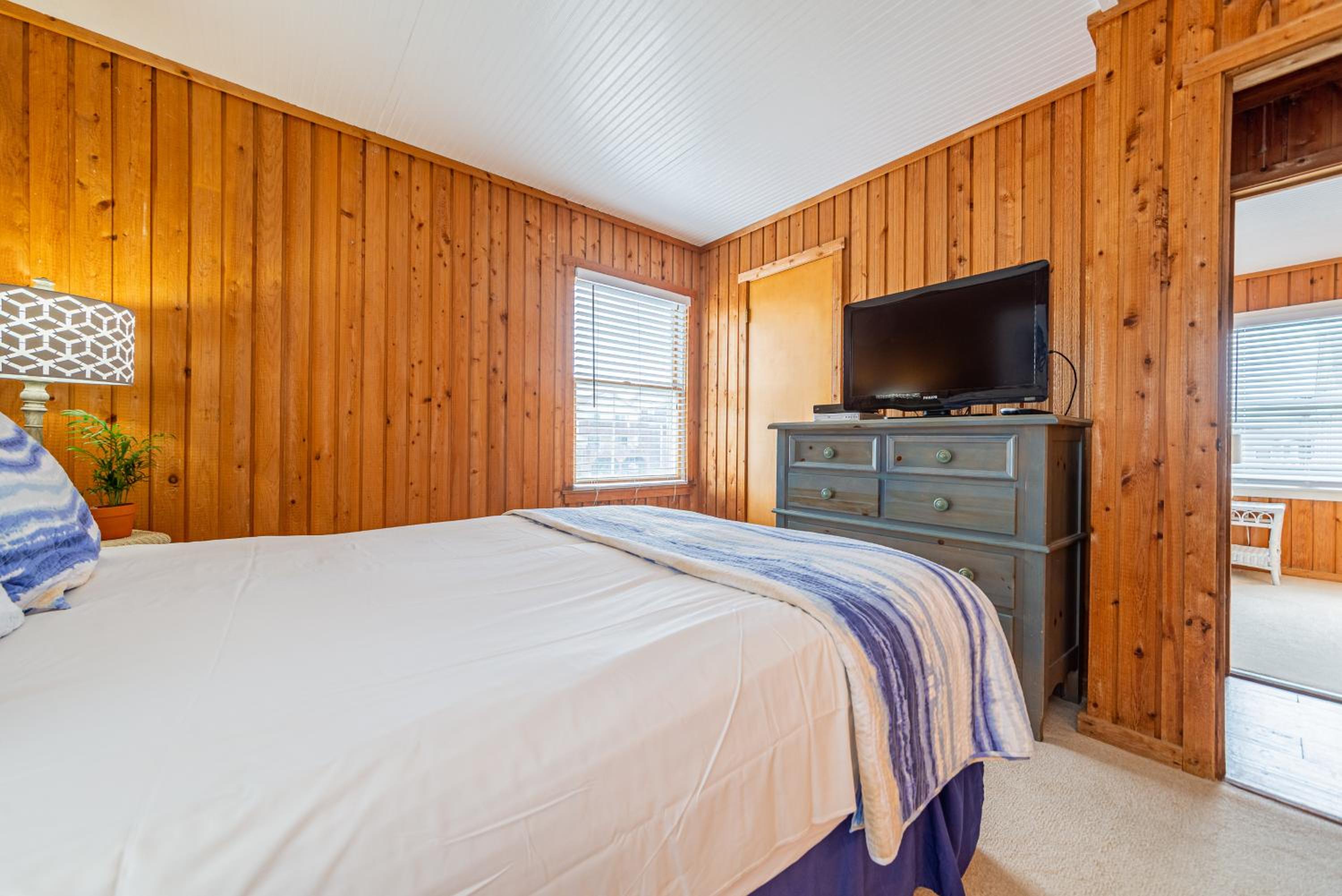 Serendipity - KDH MP 6.5, Oceanfront, Amazing Ocean View, Hot Tub, Pets OK, YR Flex Stays