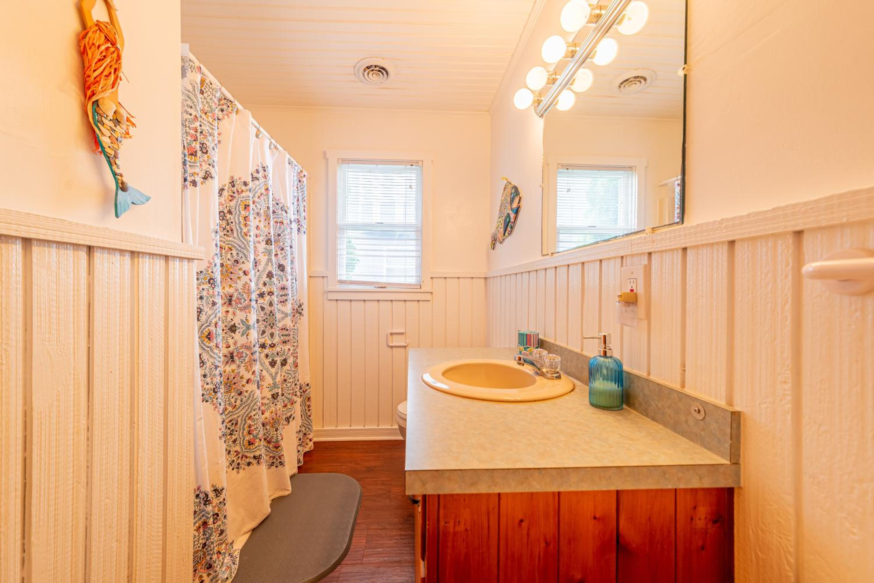 Serendipity - KDH MP 6.5, Oceanfront, Amazing Ocean View, Hot Tub, Pets OK, YR Flex Stays