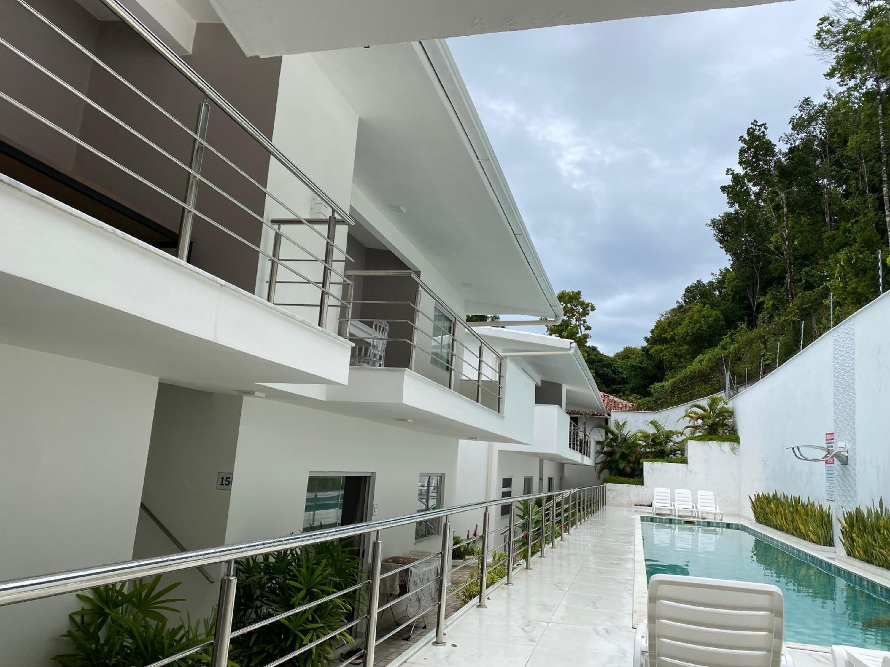 Apartamento em condomínio de luxo próximo à praia