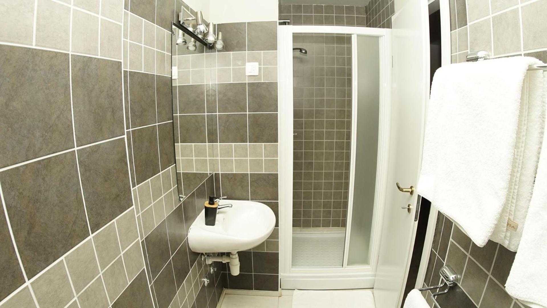 Stunning 4 Sleeper Apartment in Split view 3