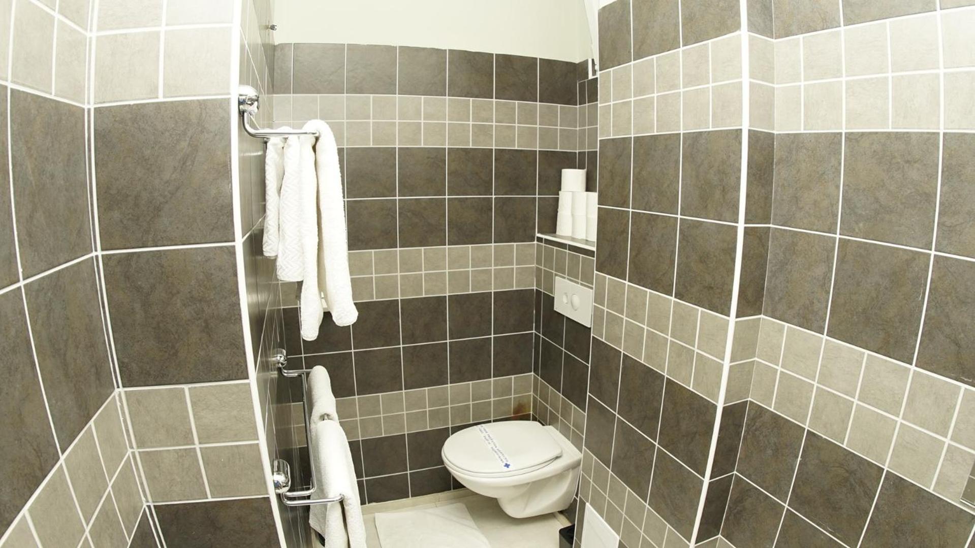 Stunning 4 Sleeper Apartment in Split view 4